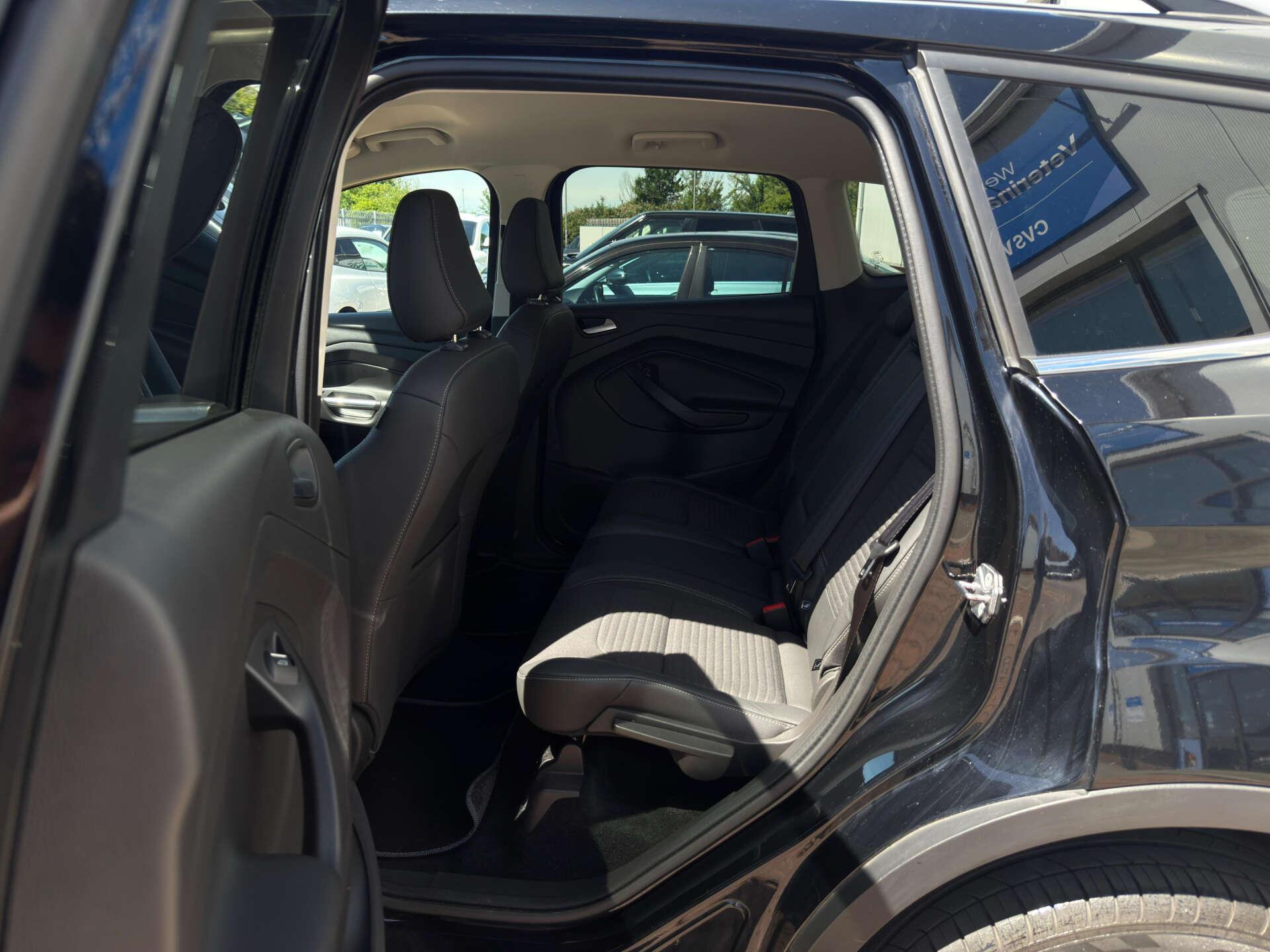 Ford Kuga view 35