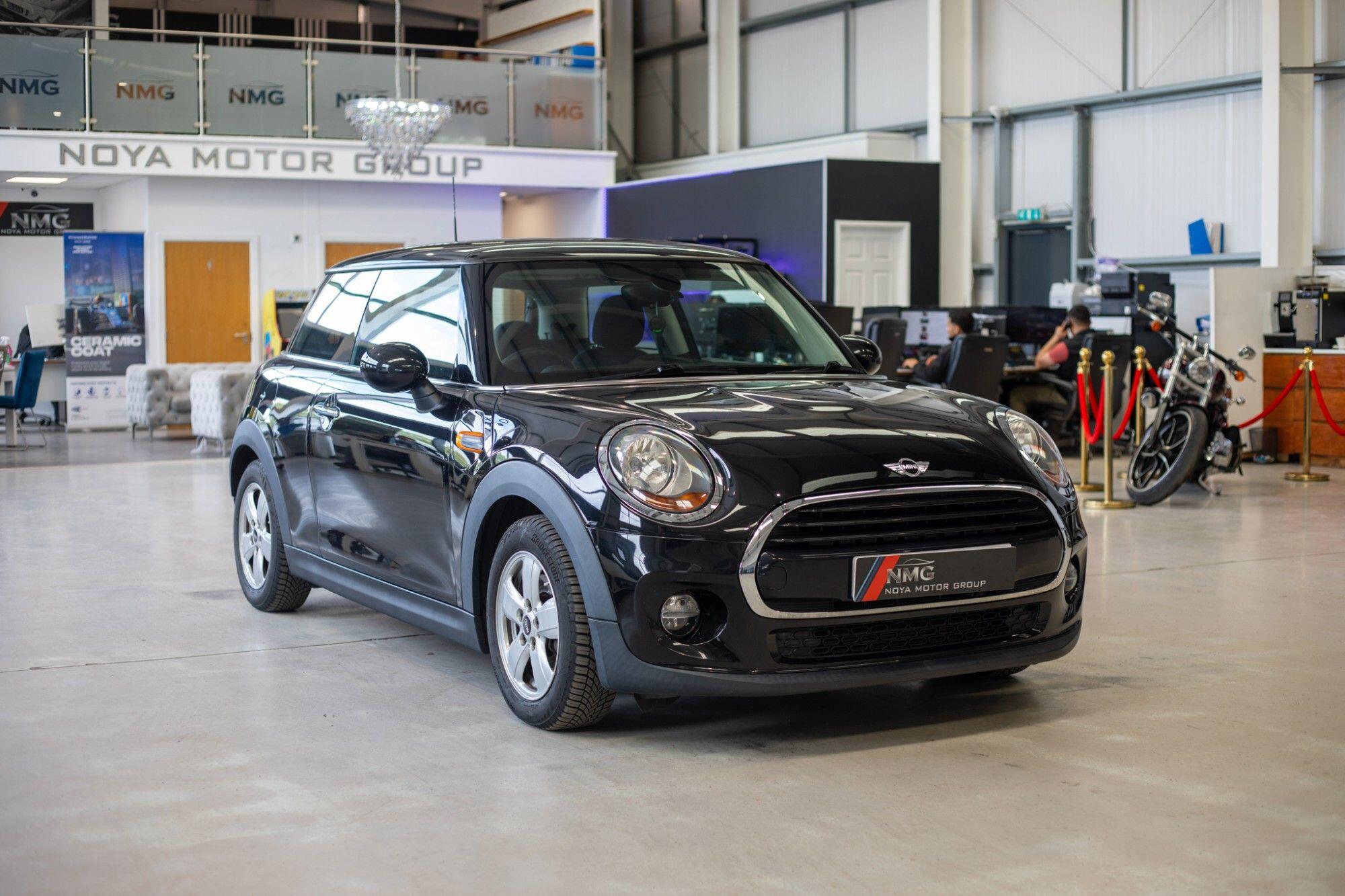 Mini Hatch view 6
