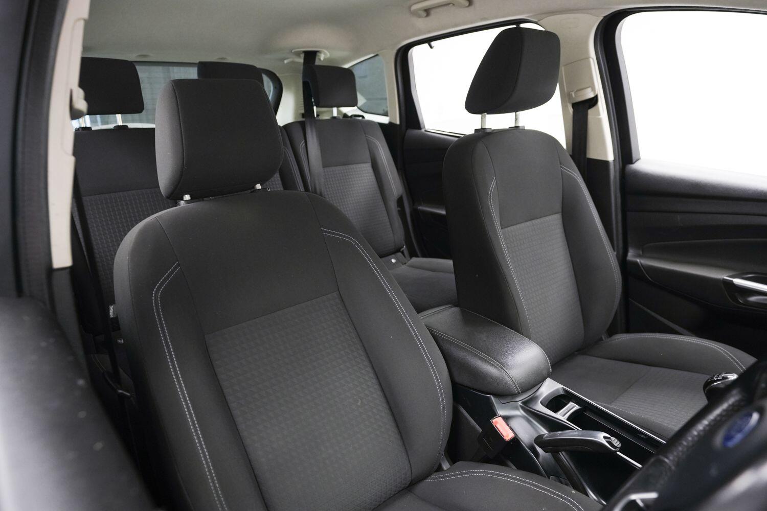 Ford C-Max view 11