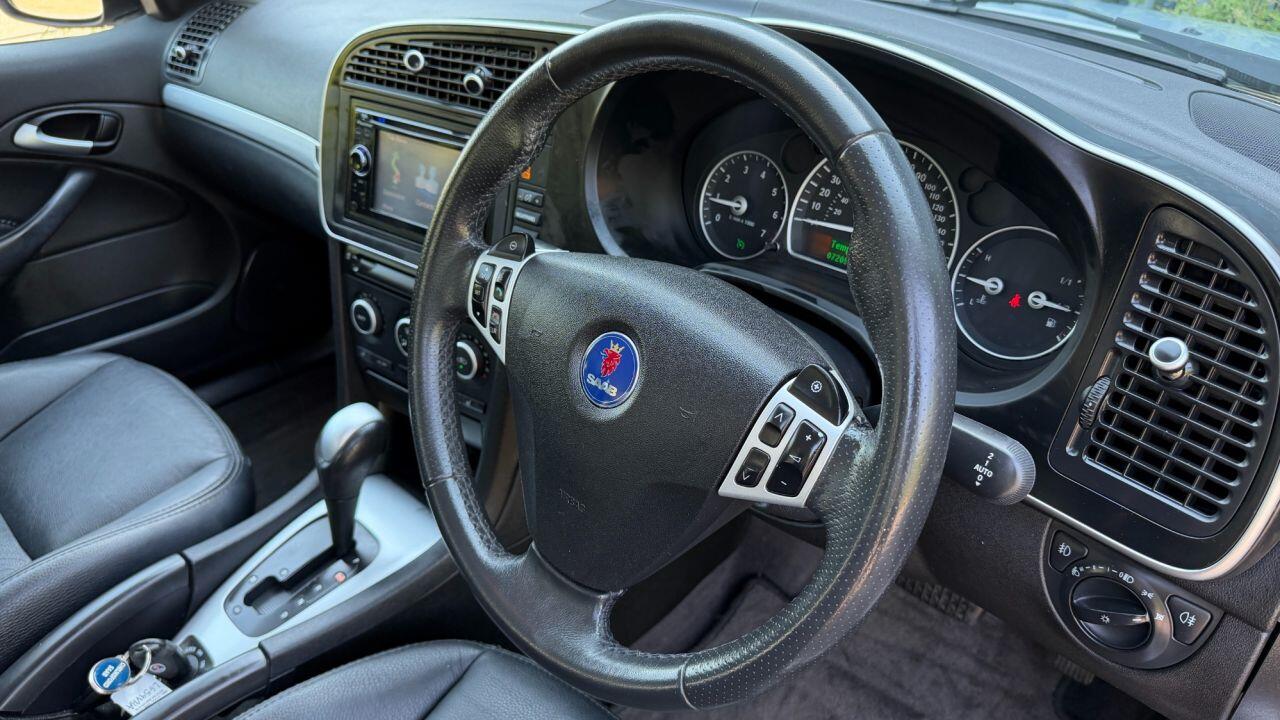 Saab 9-3 view 16