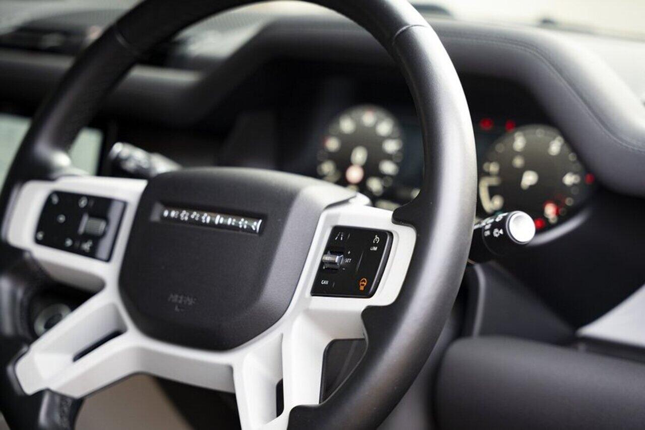 Land Rover Defender view 9