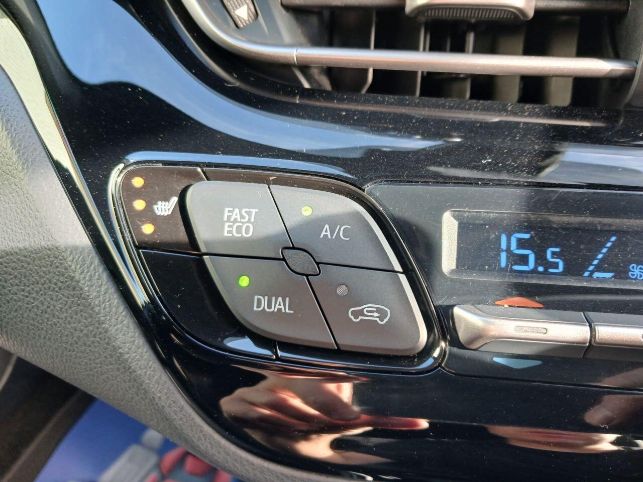 Toyota C-HR view 9