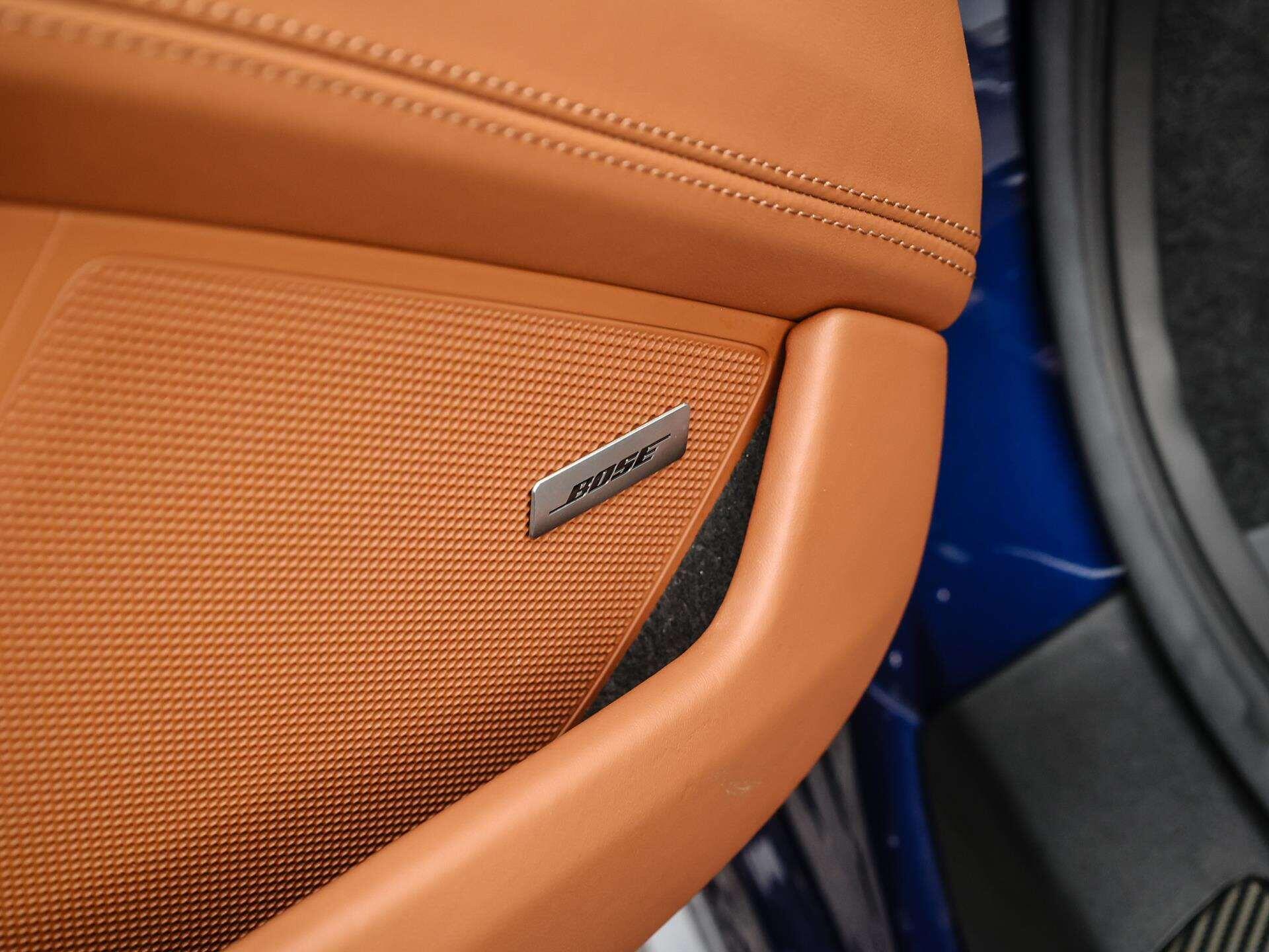 Porsche 911 view 16