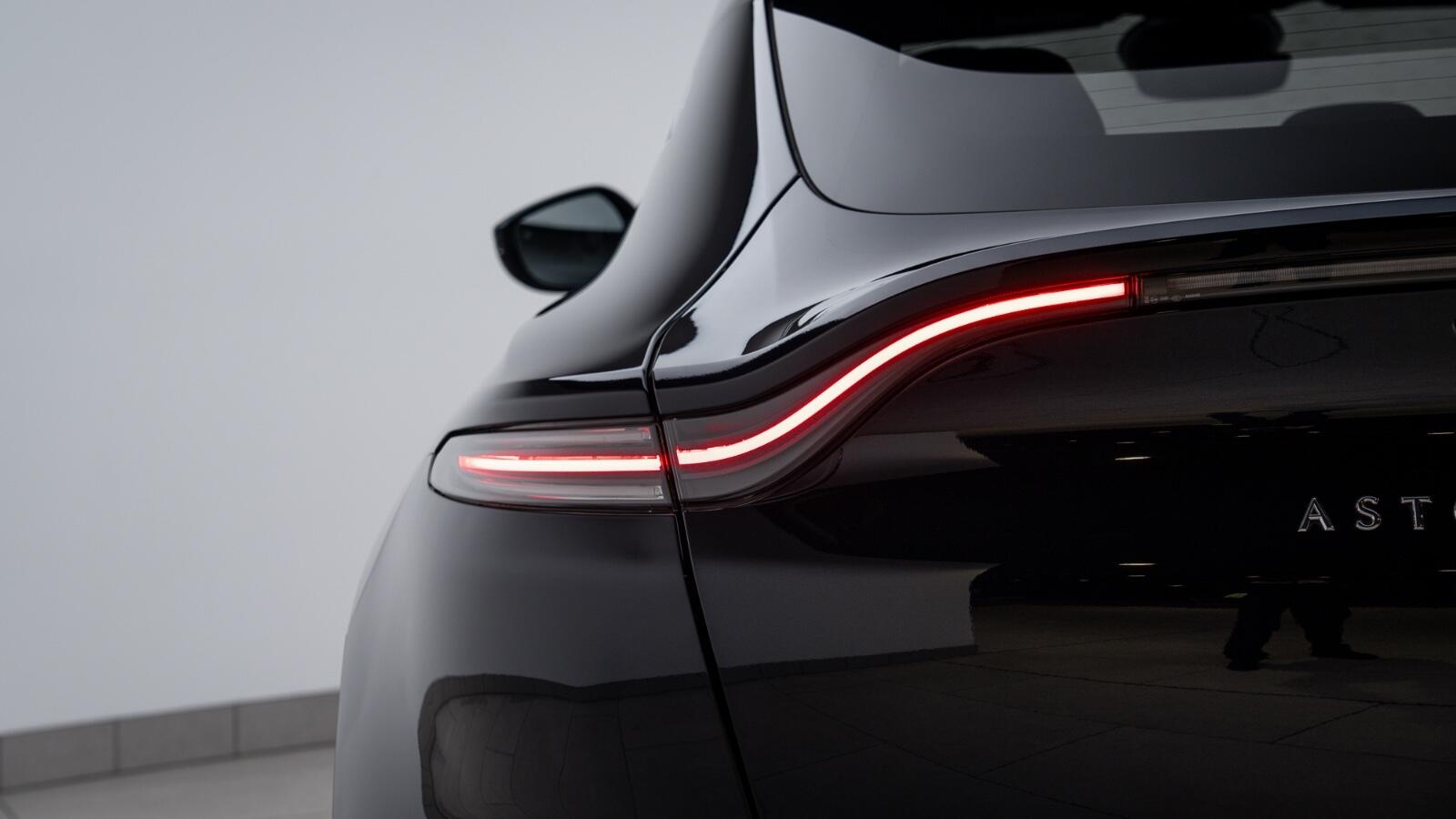 Aston Martin DBX view 47