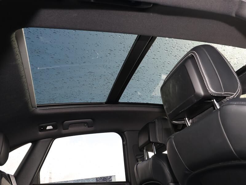 Porsche Macan view 17