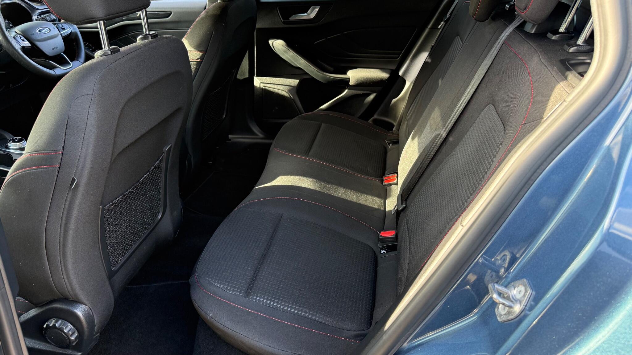 Ford Focus view 26