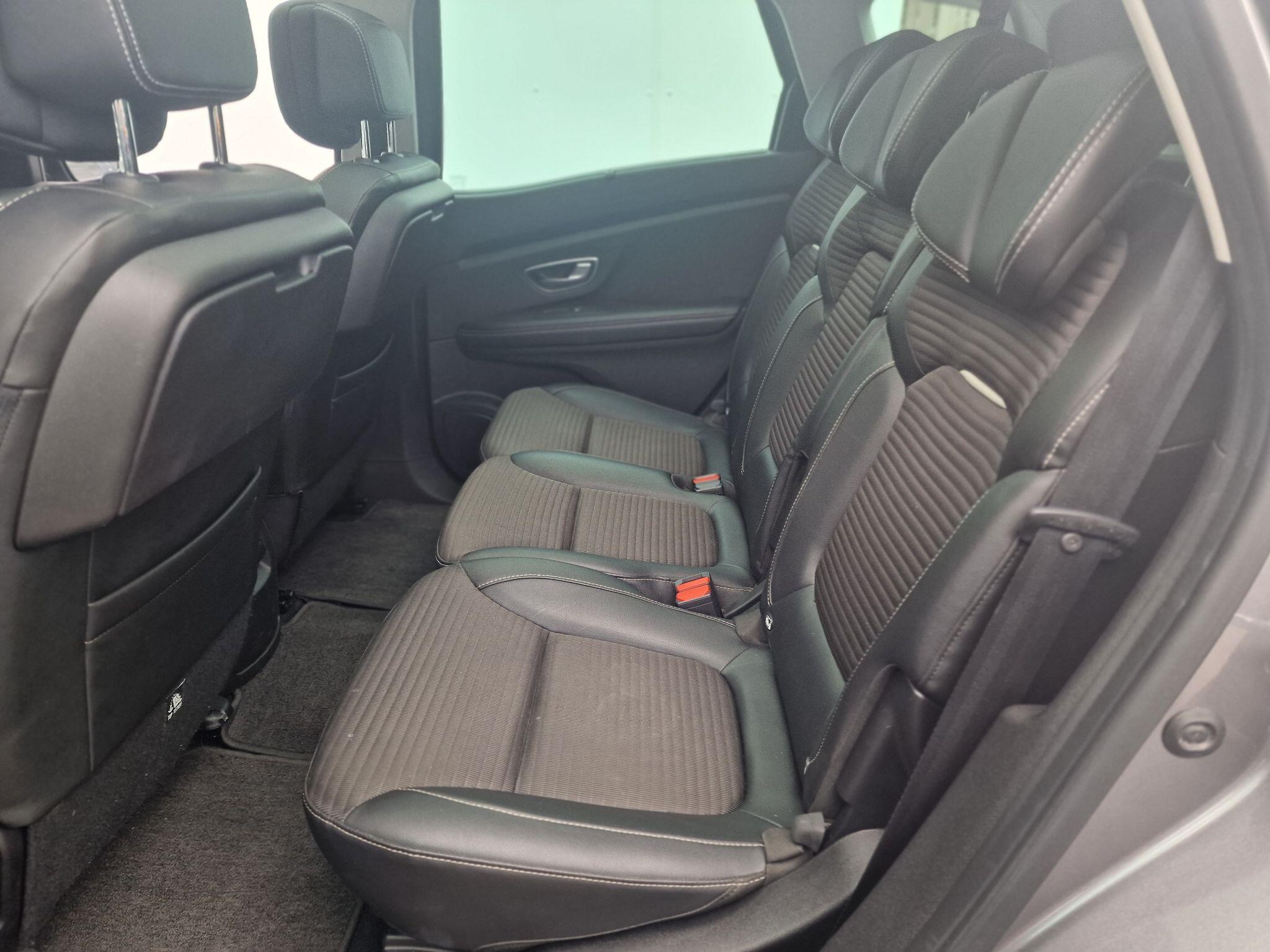 Renault Scenic view 39