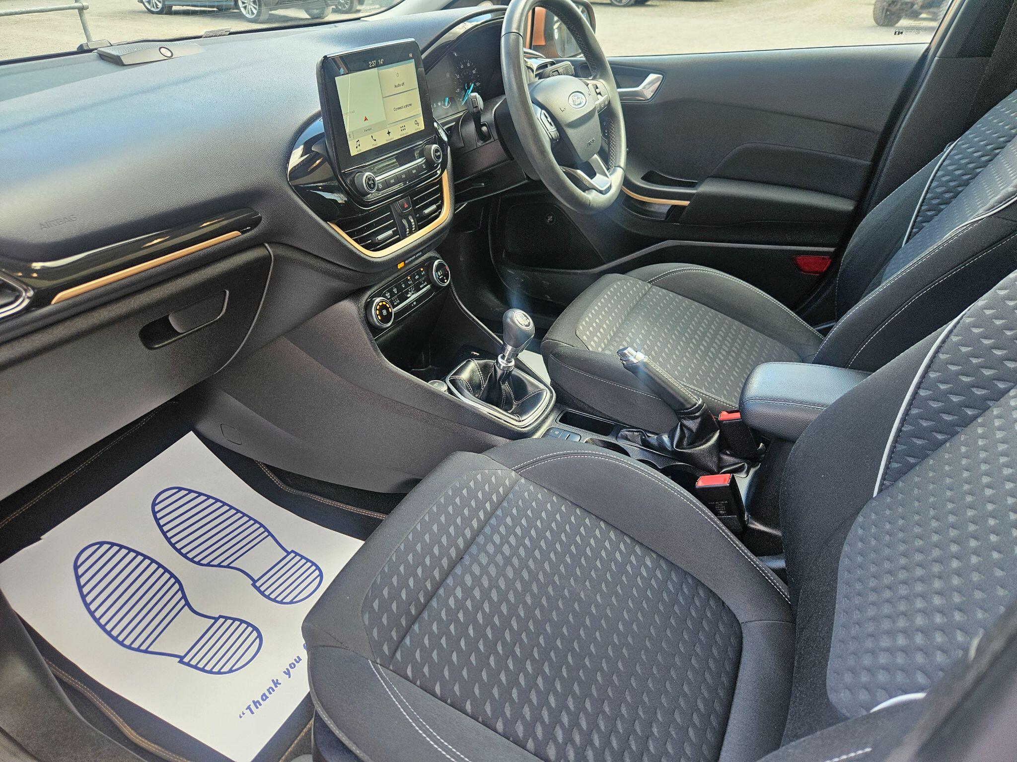 2017 Ford Fiesta image 21