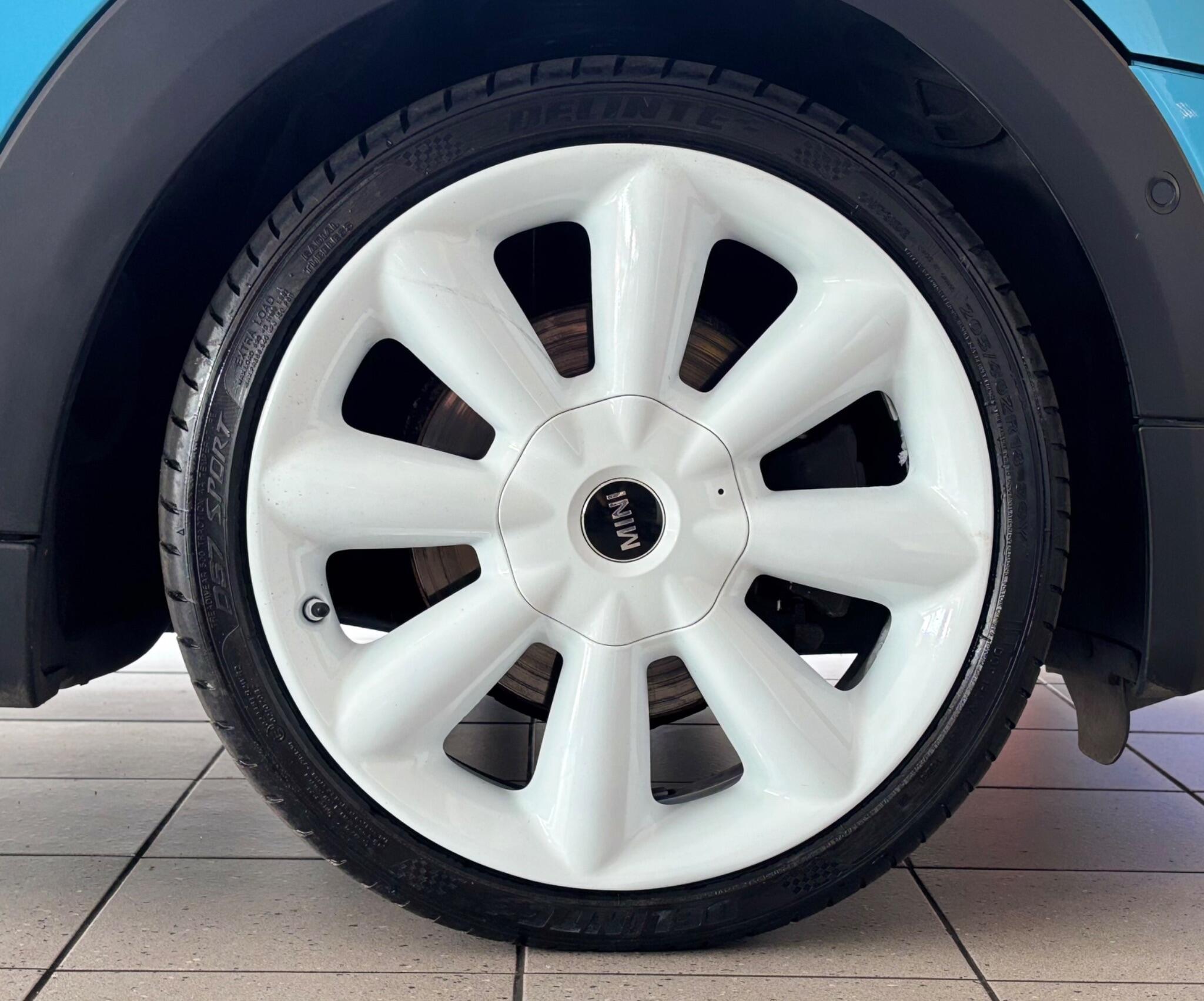 Mini Hatch view 14
