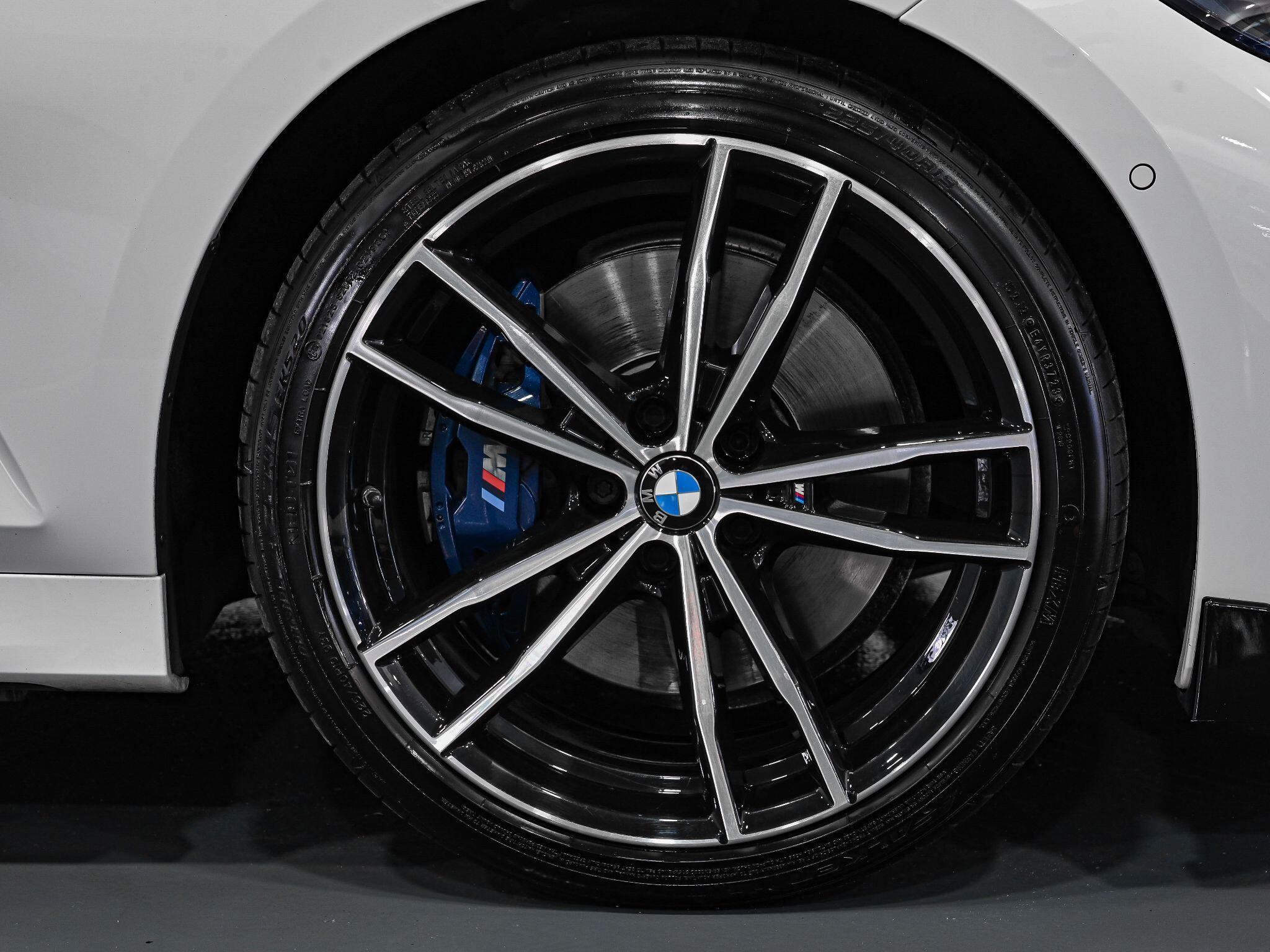 BMW 3 Series view 6
