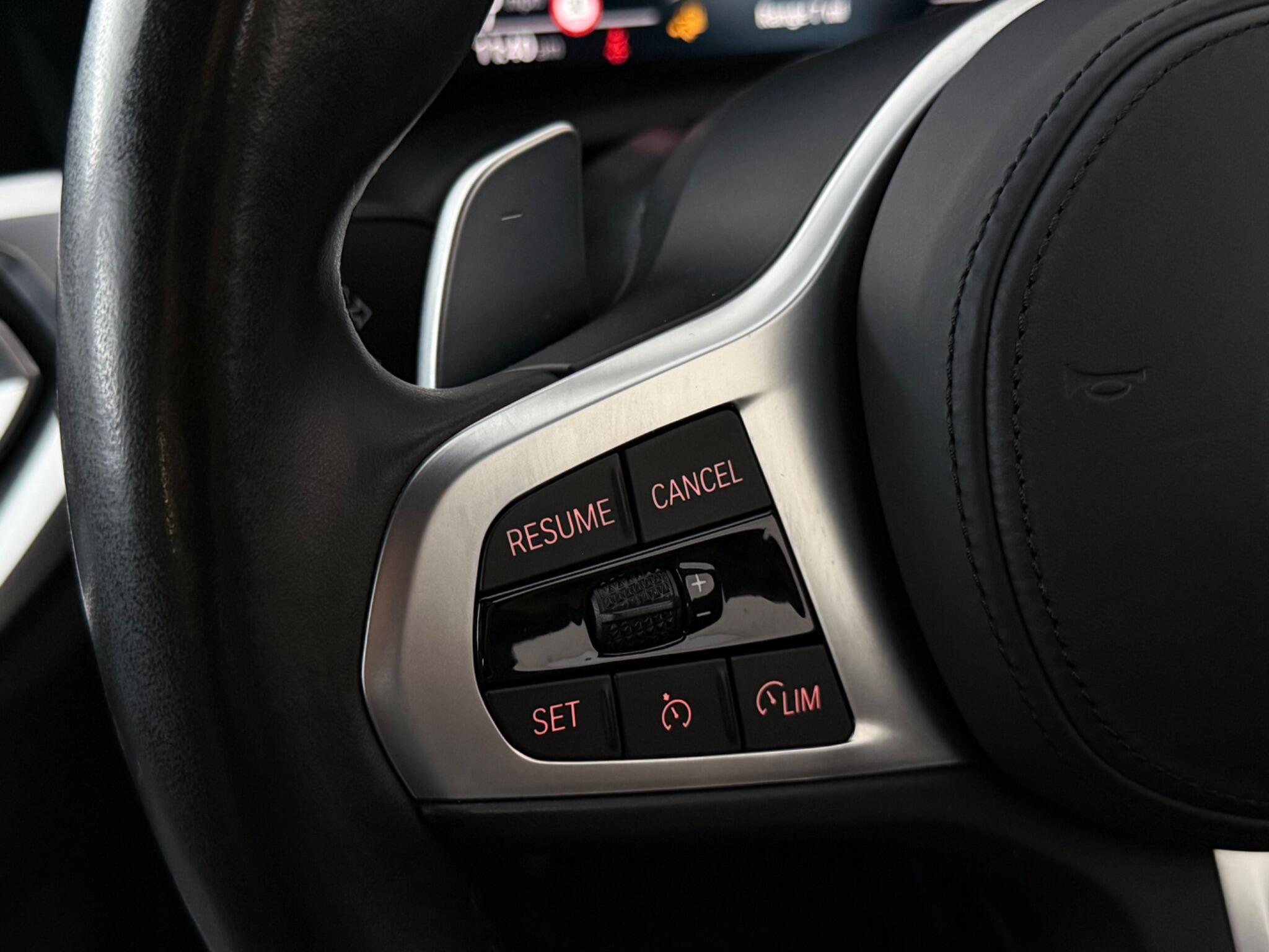 BMW 3 Series view 14