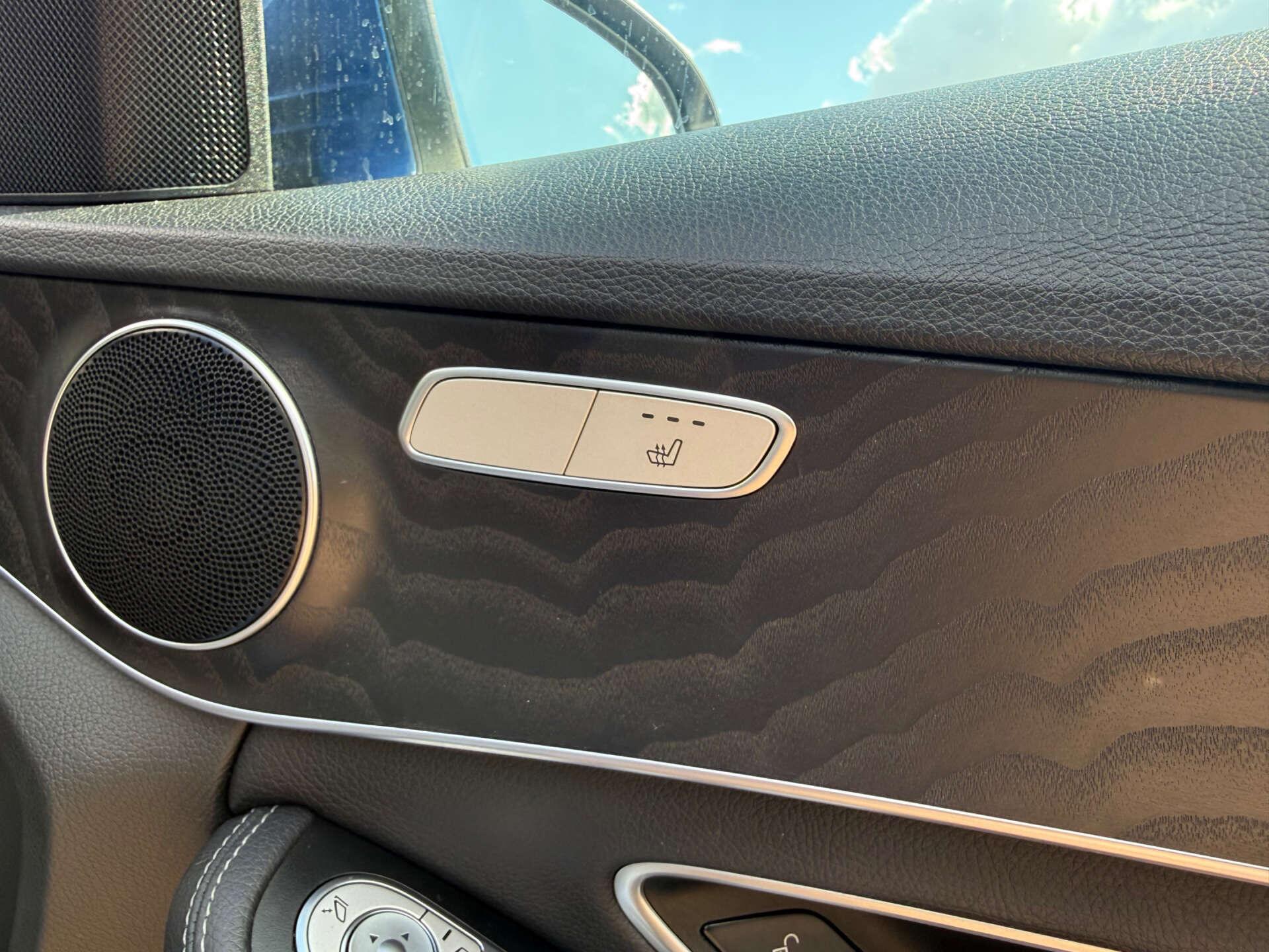 Mercedes-Benz C-Class view 30
