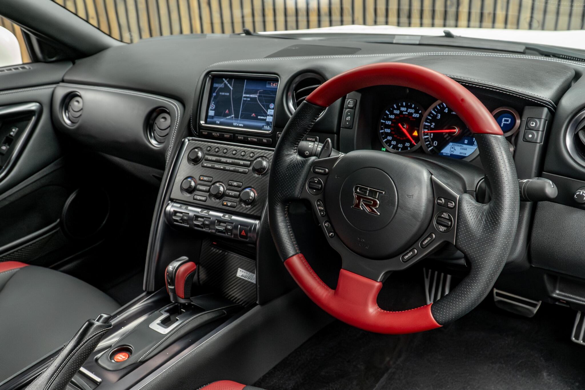 Nissan GT-R view 23