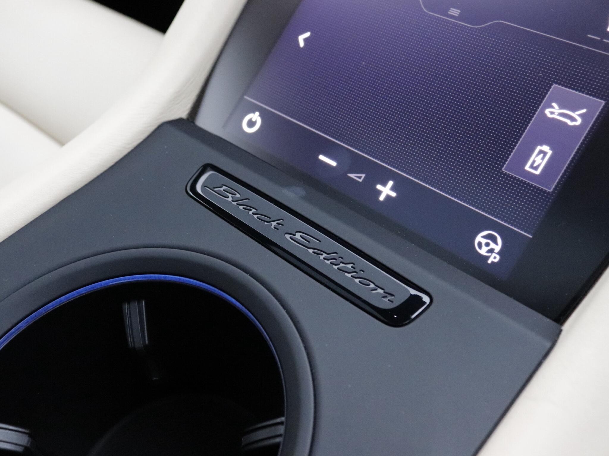 Porsche Taycan view 43