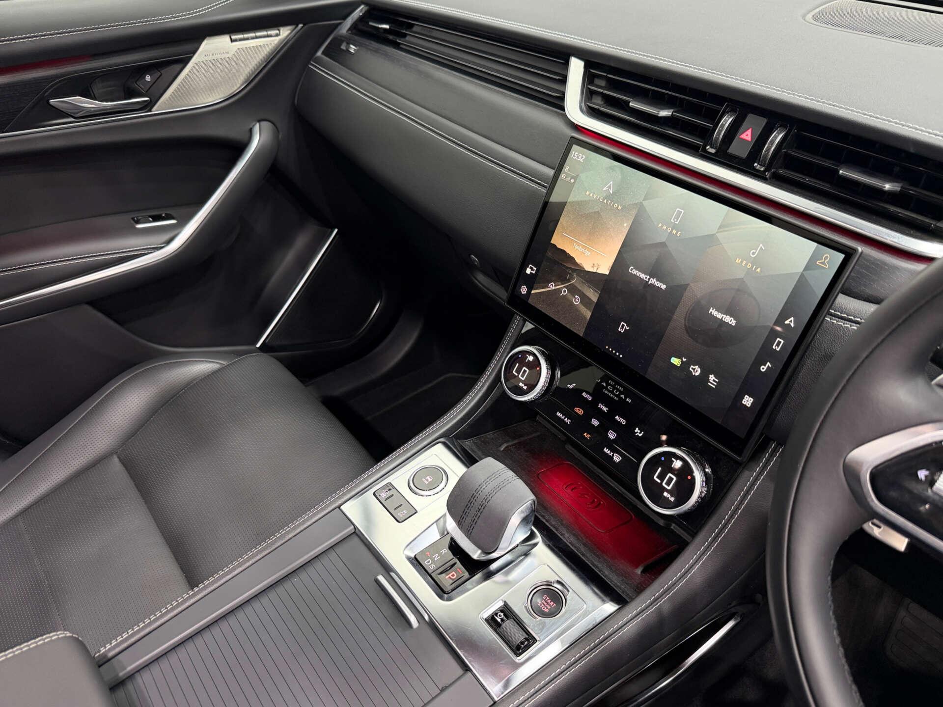 Jaguar F-Pace view 36