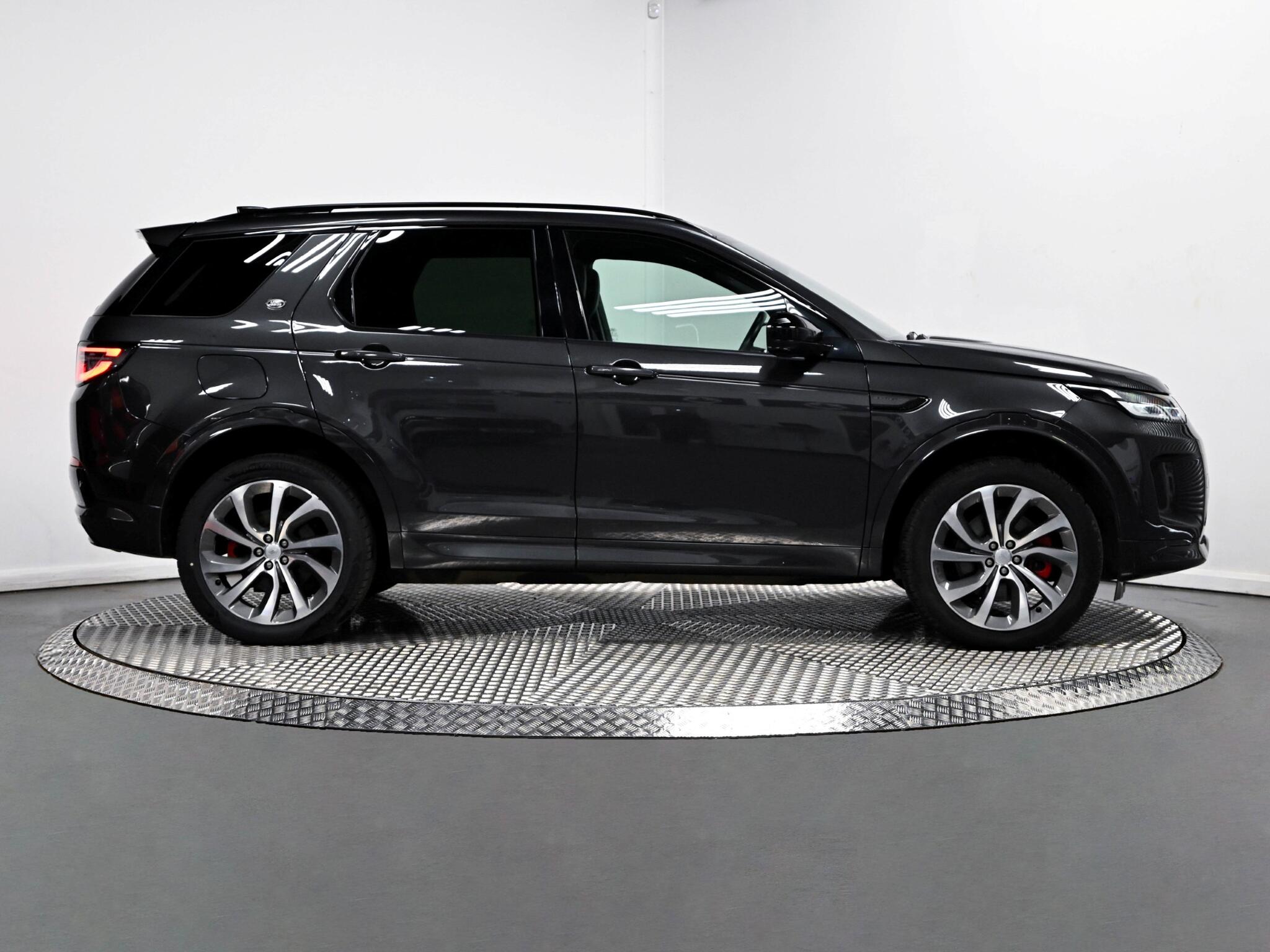 Land Rover Discovery Sport view 8