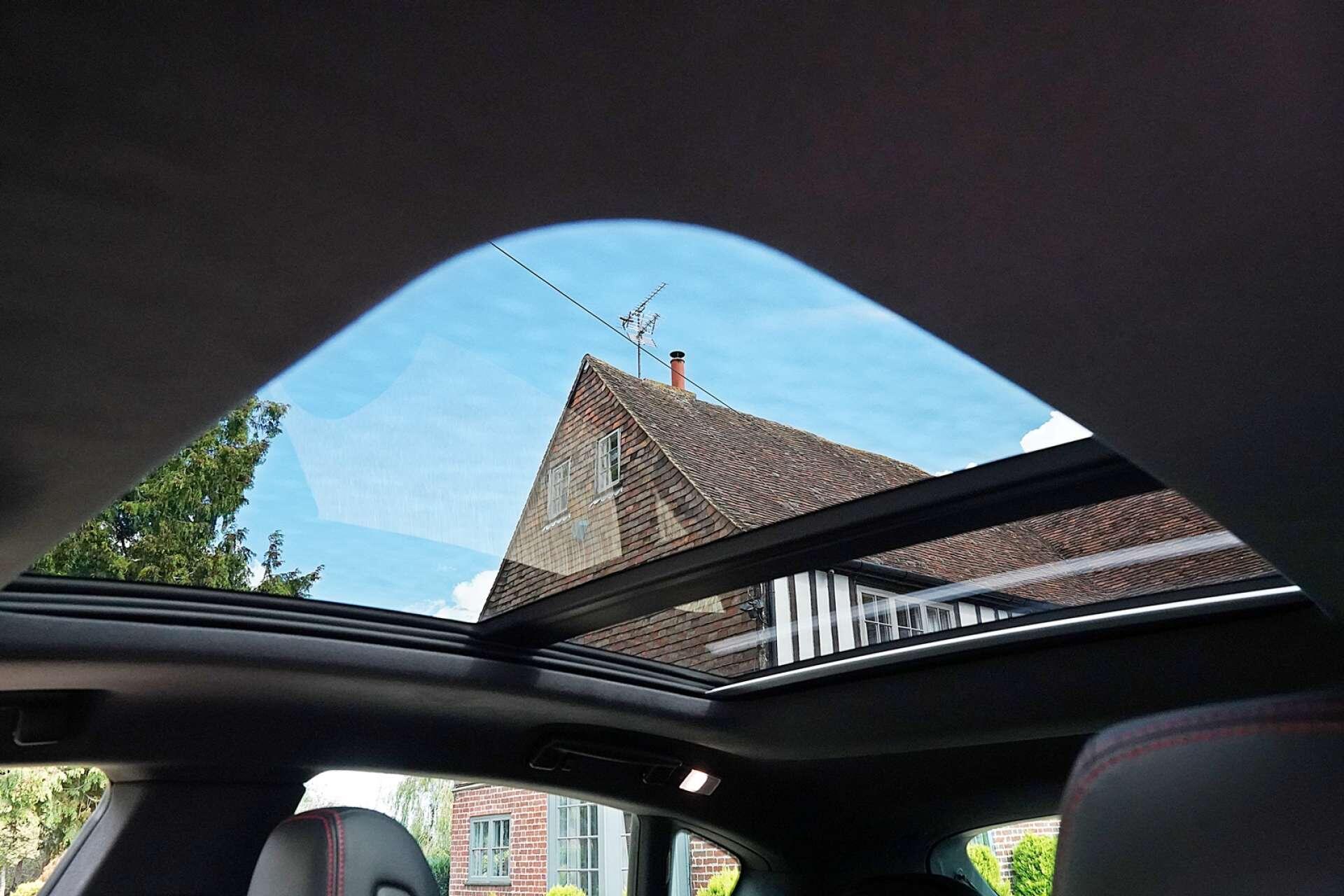 Maserati Levante view 13