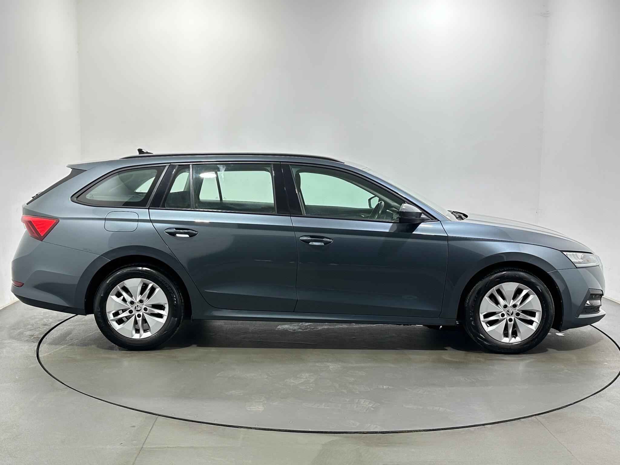 Skoda Octavia view 9