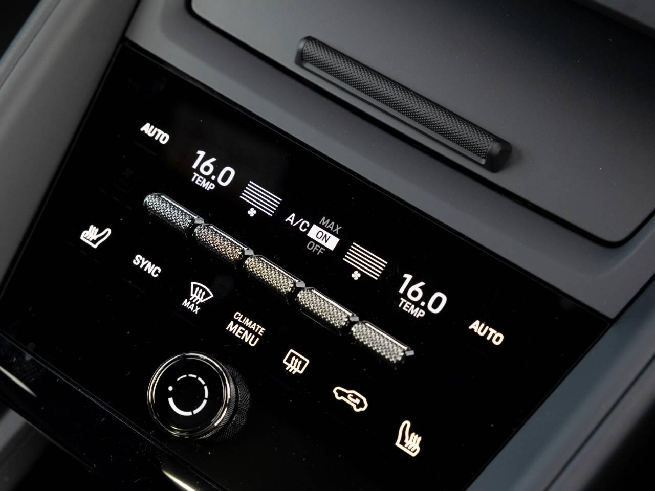 Porsche Macan view 48