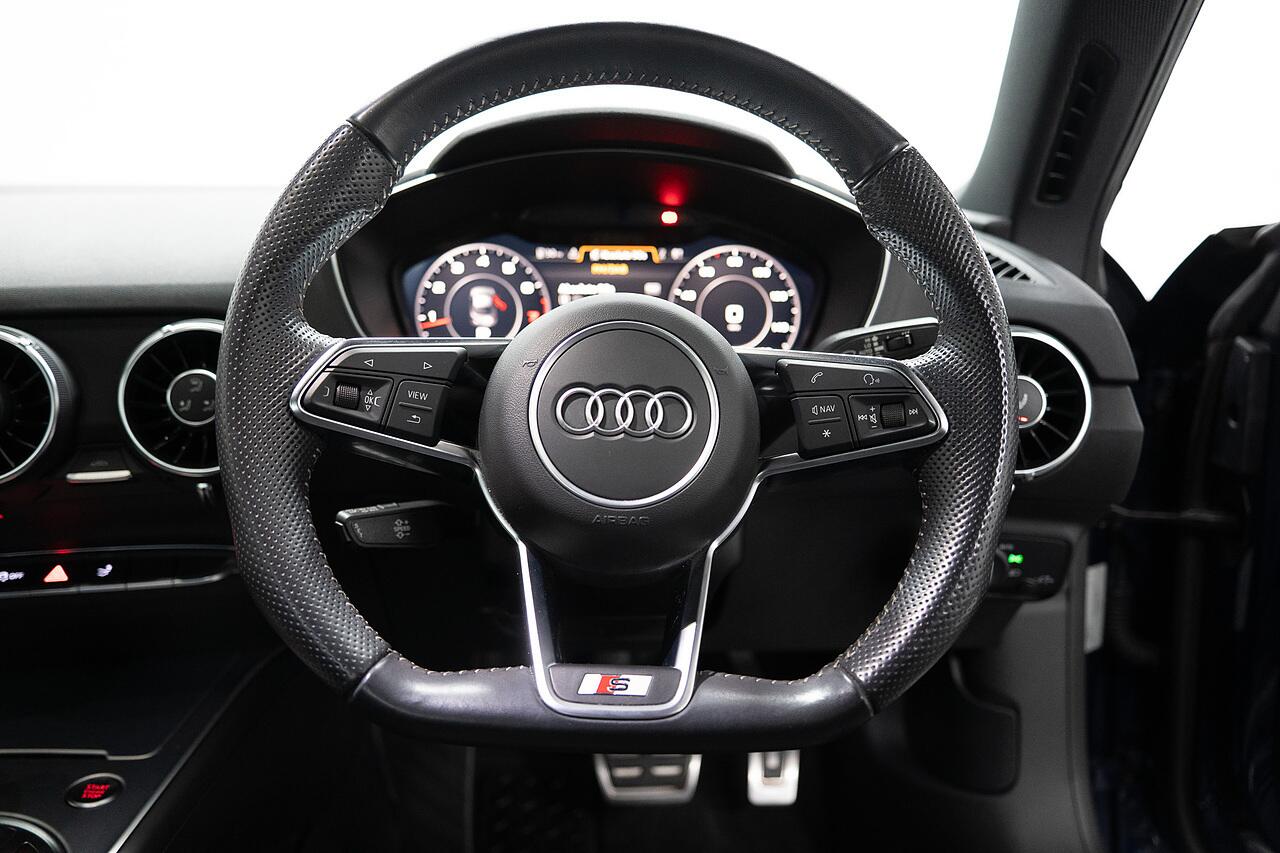 Audi TT view 7