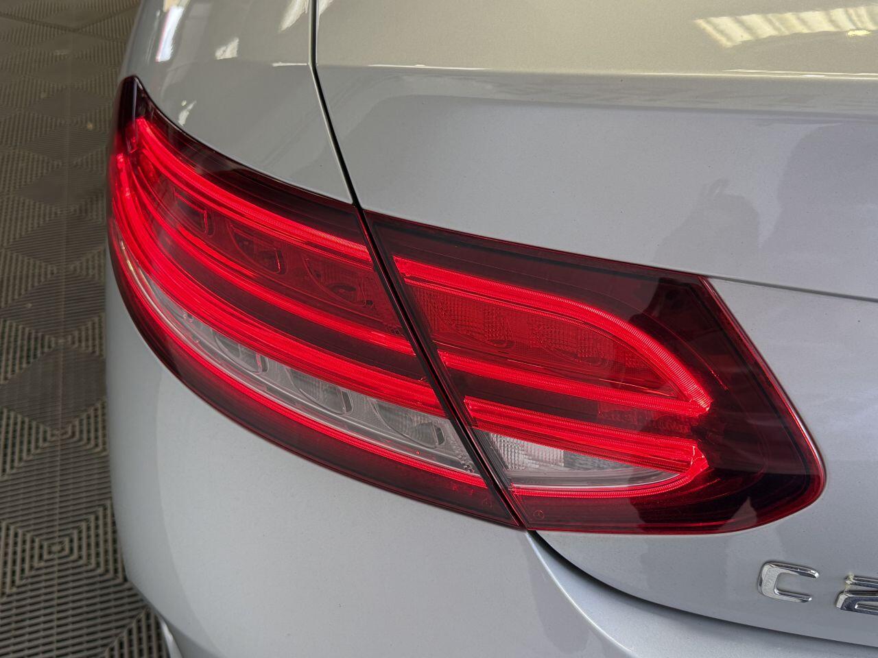 Mercedes-Benz C Class view 28