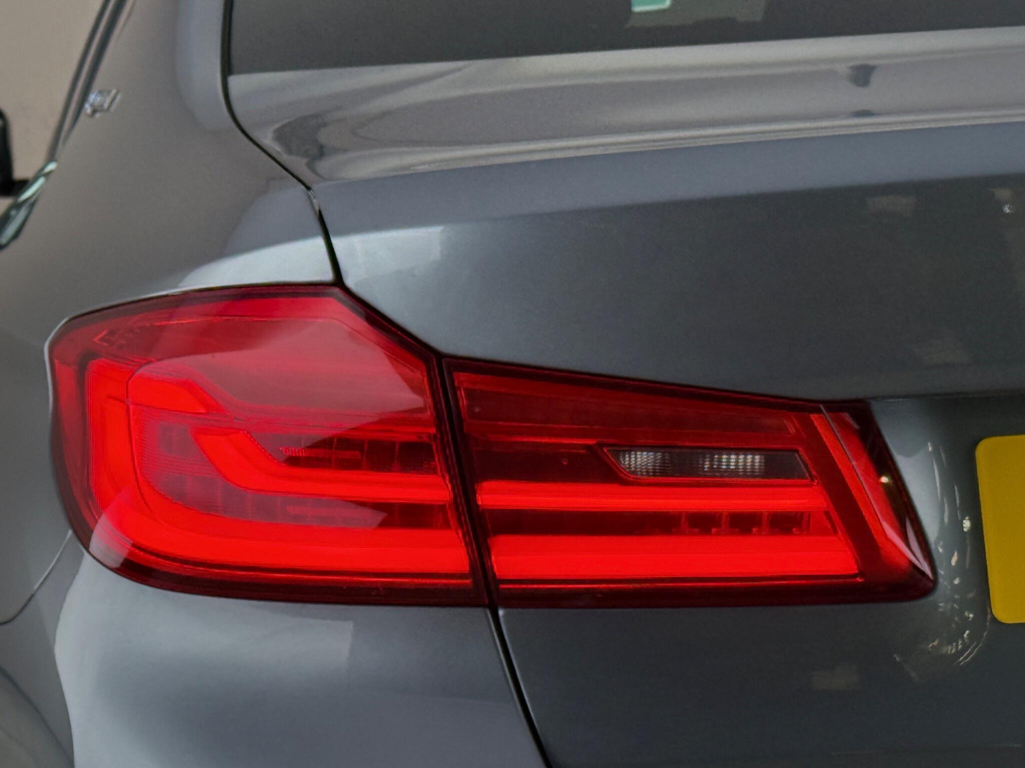 BMW 5 Series view 8