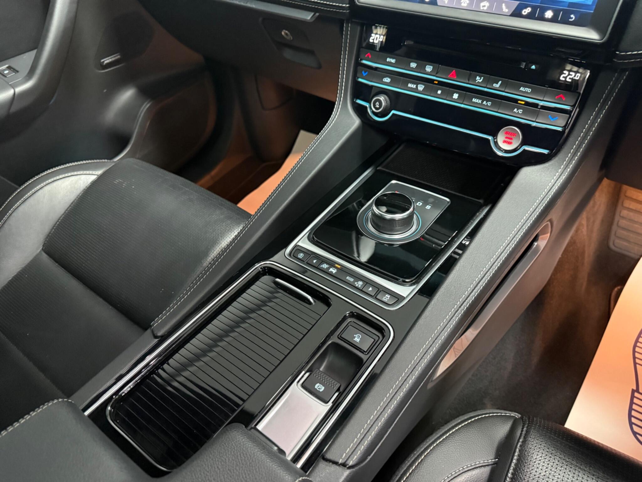 Jaguar F-Pace view 31