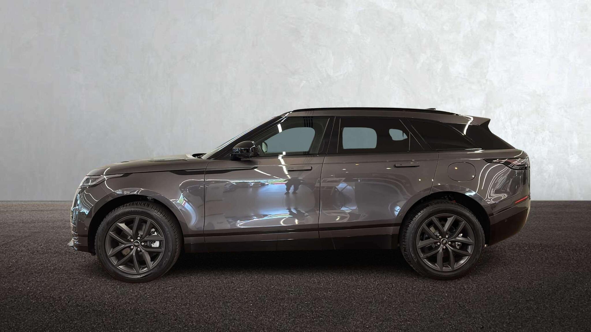 Land Rover Range Rover Velar view 23