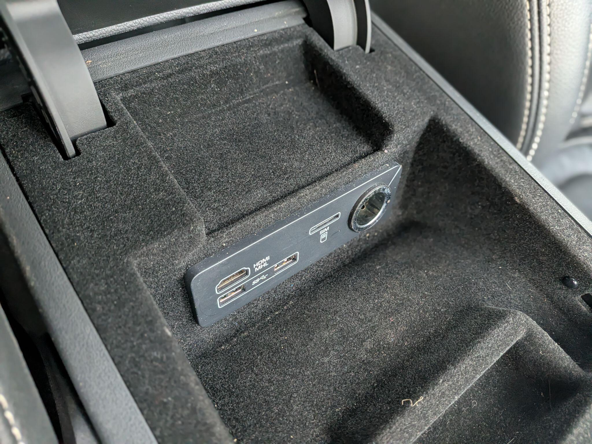 Jaguar XF view 51