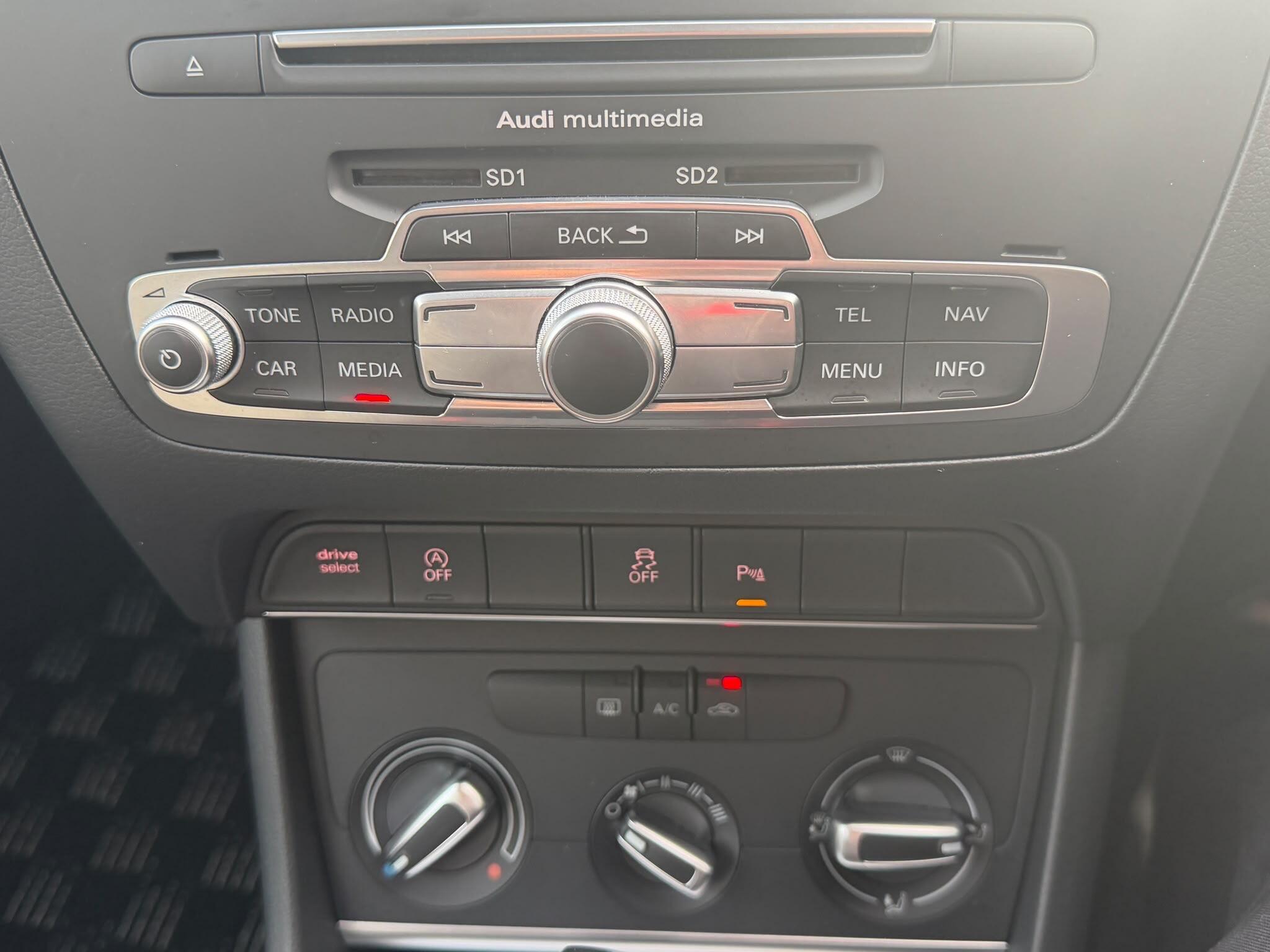 Audi Q3 view 13