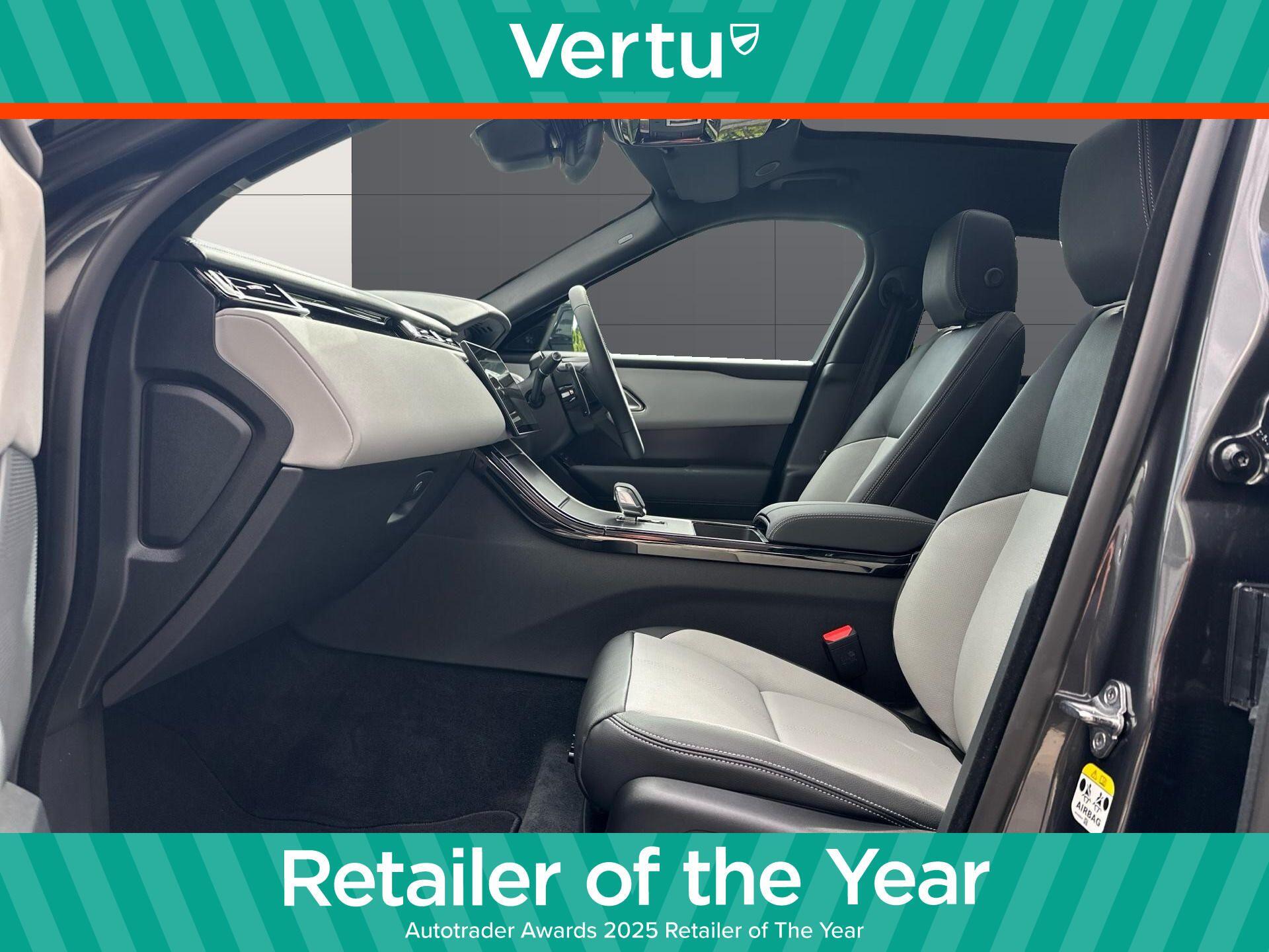 Land Rover Range Rover Velar view 3