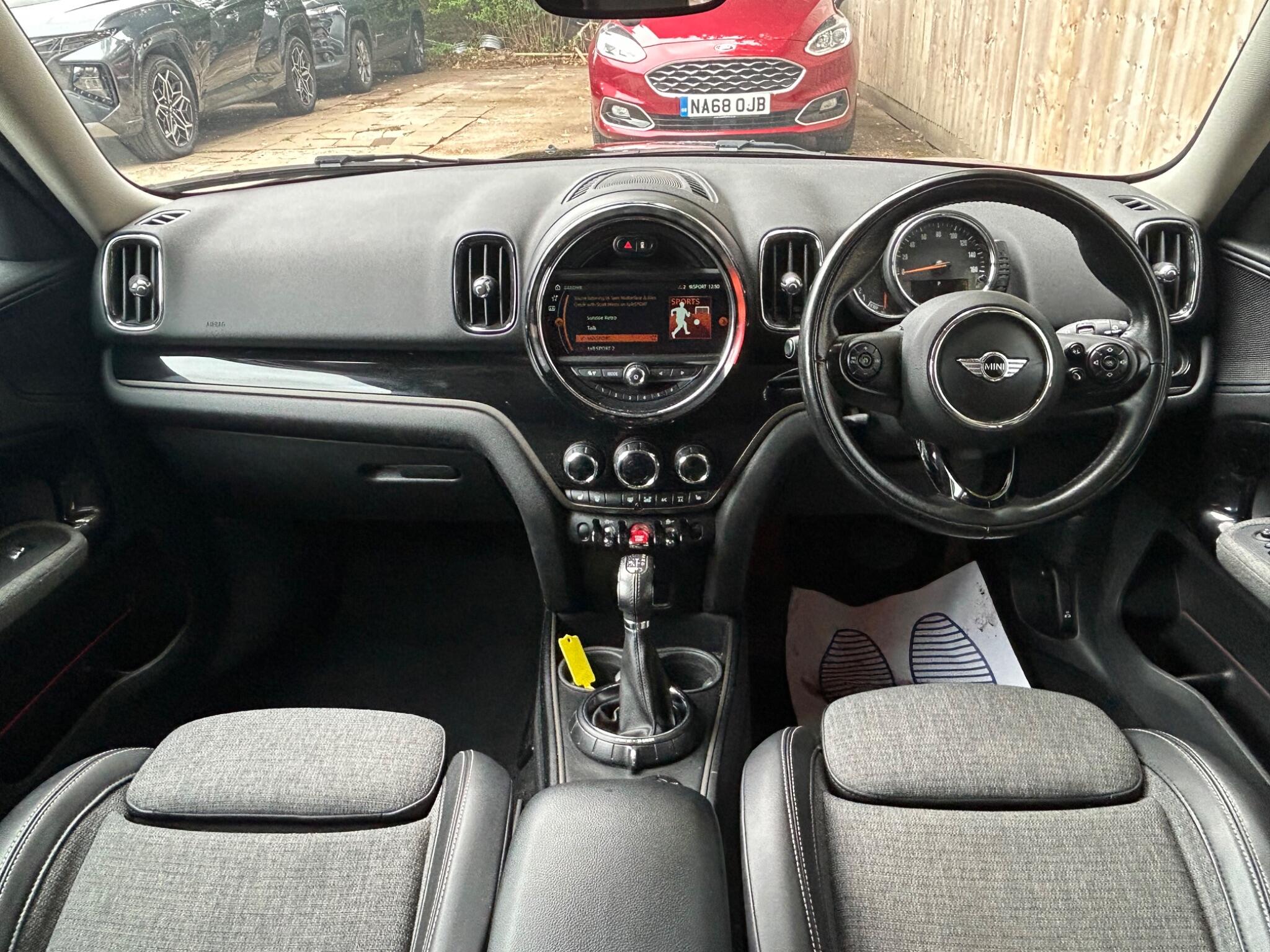 Mini Countryman view 29
