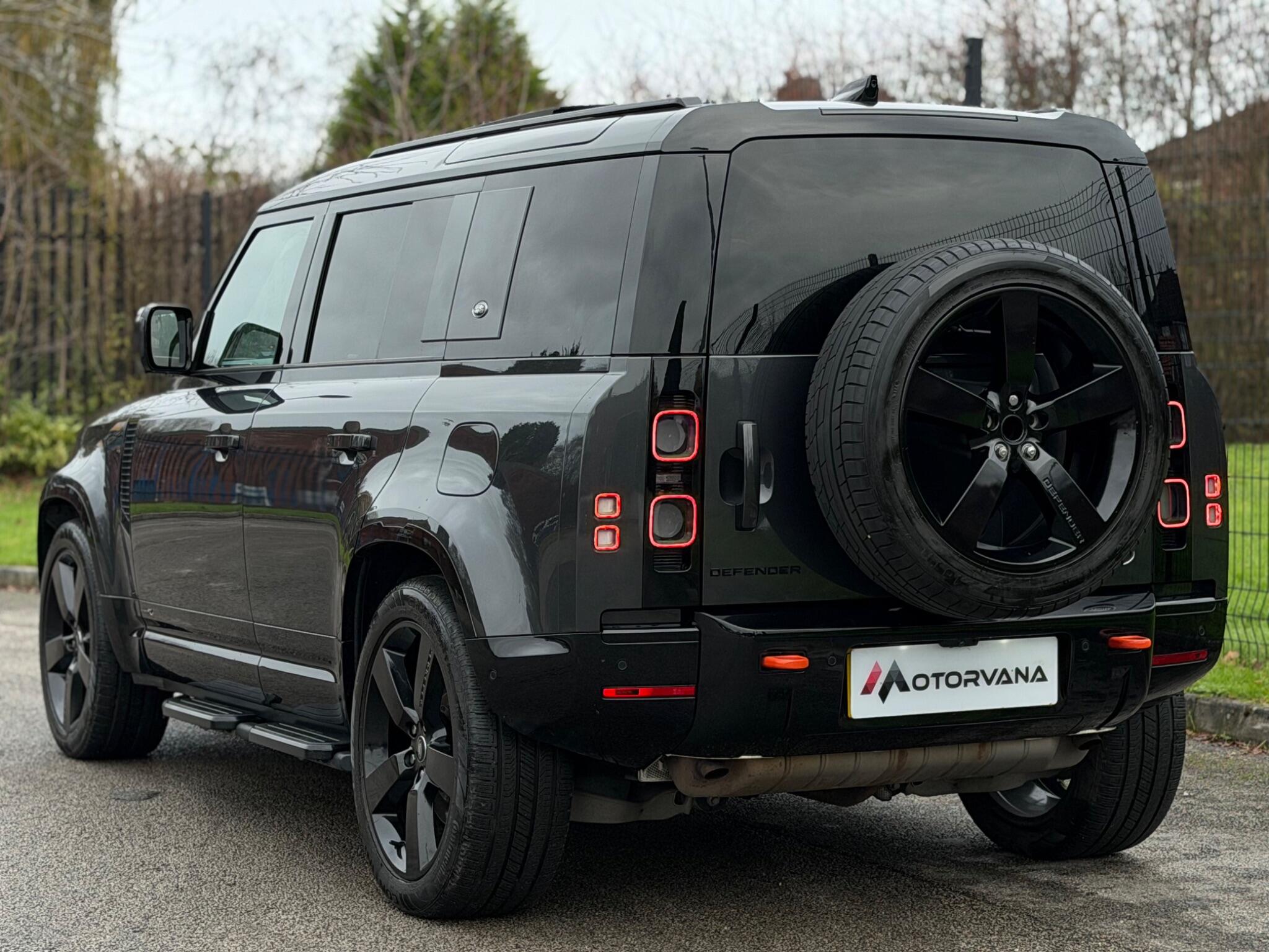 Land Rover Defender view 4