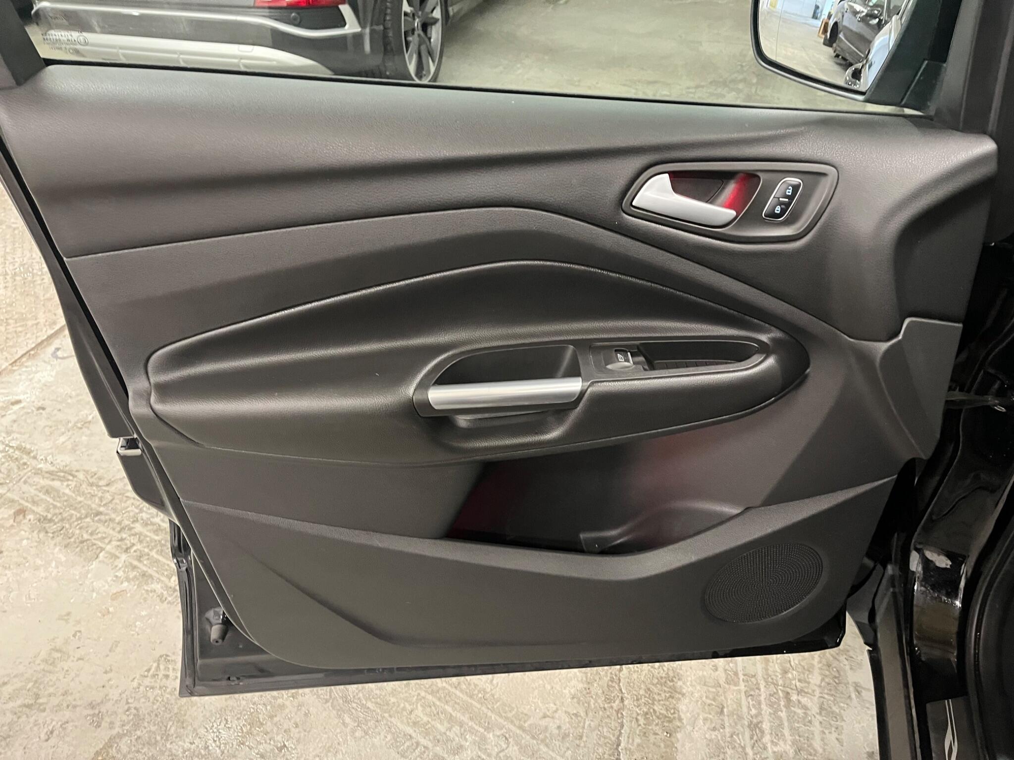 2018 Ford Kuga image 15
