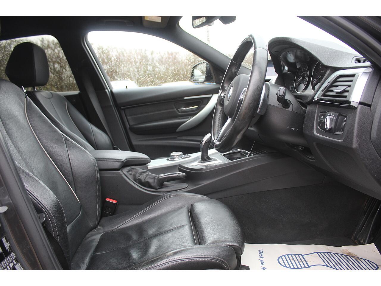 BMW 3 Series view 13