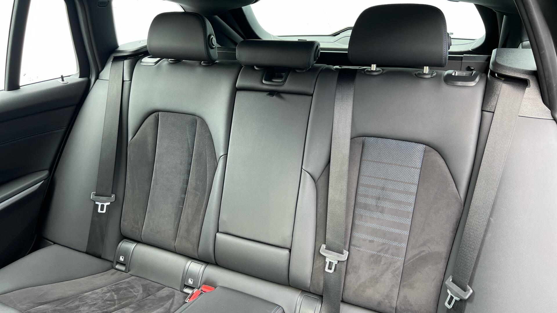 BMW 3 Series view 12