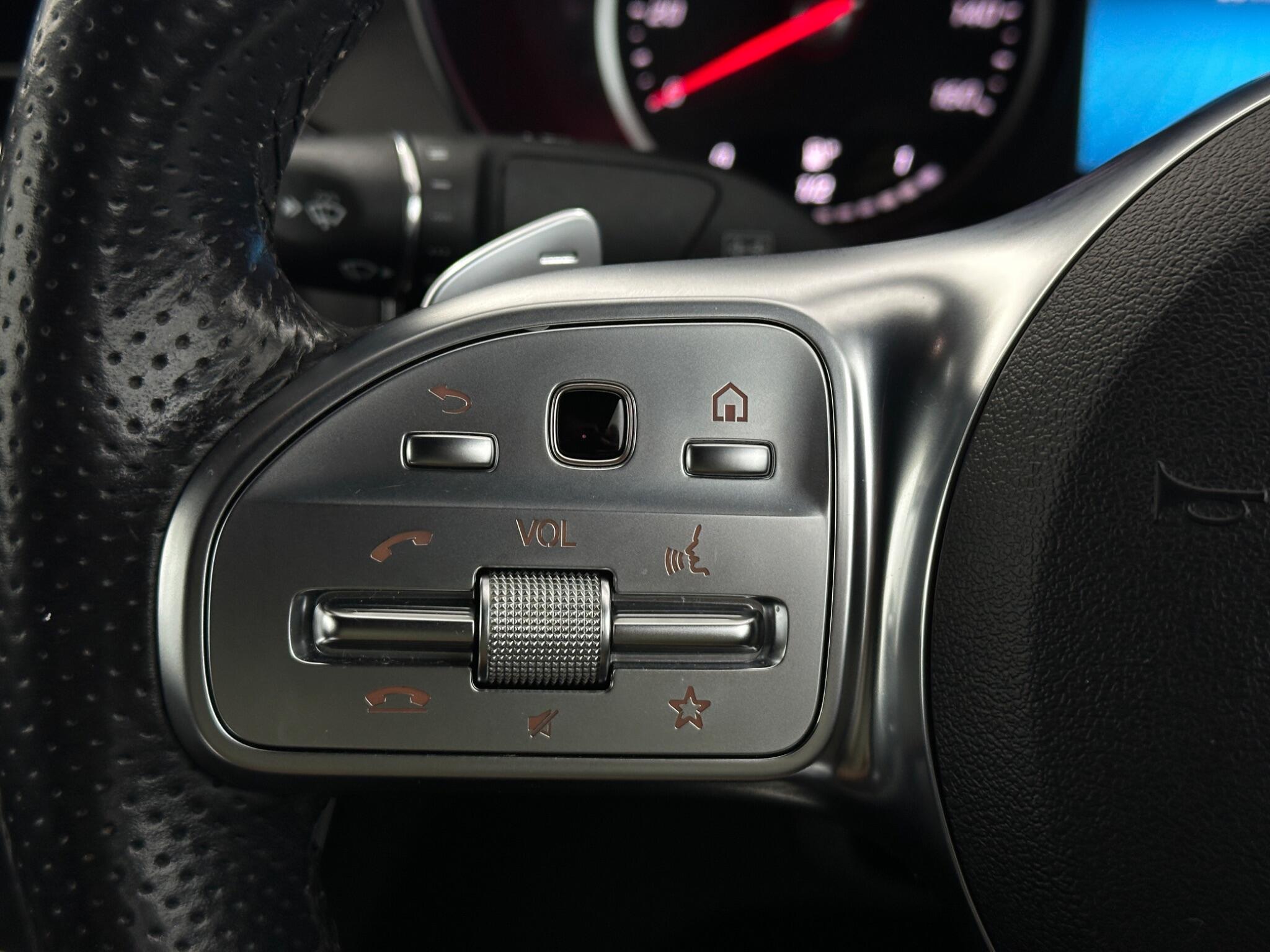 Mercedes-Benz C-Class view 15