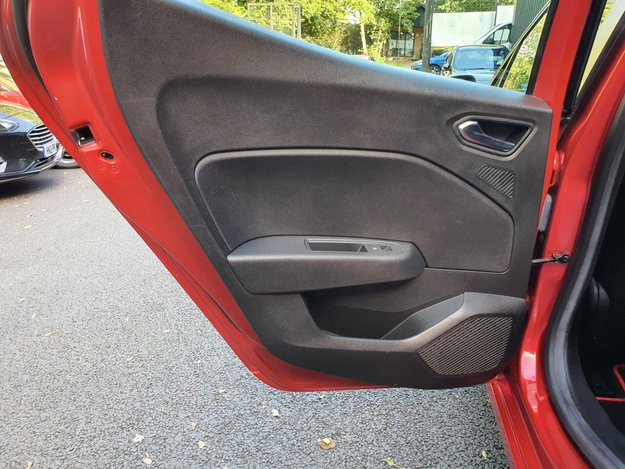 Renault Clio view 21