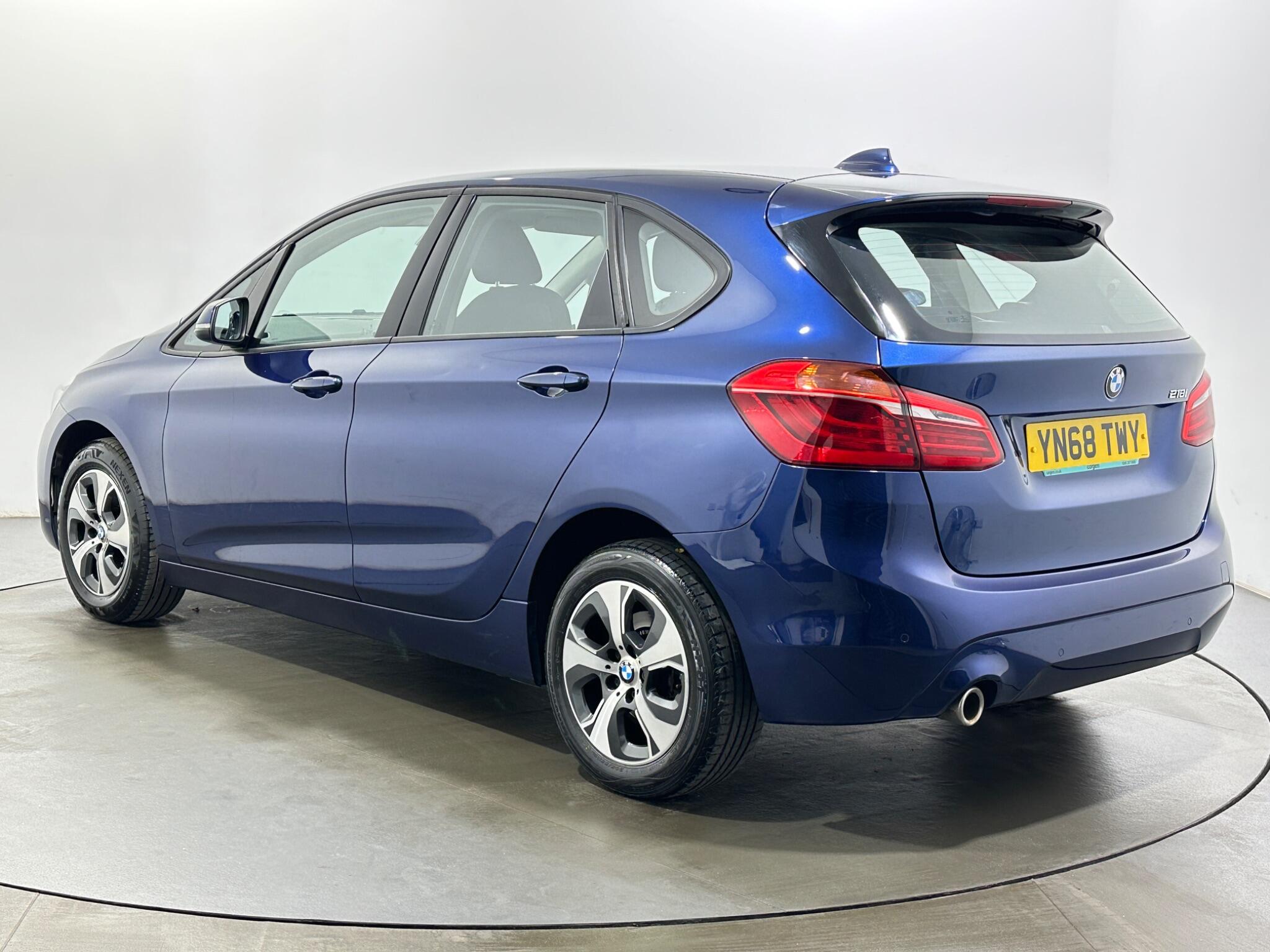 BMW 2 Series view 6