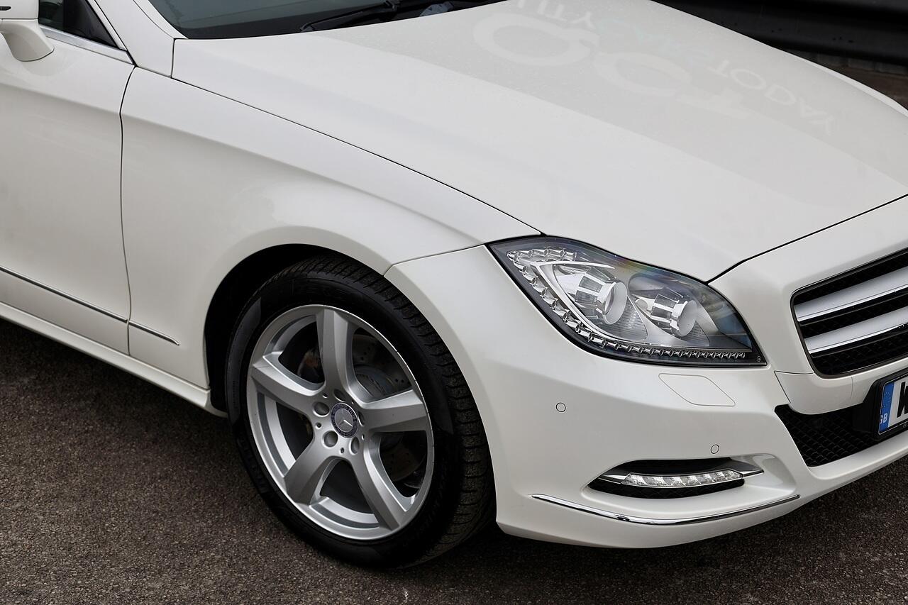 Mercedes-Benz CLS view 18