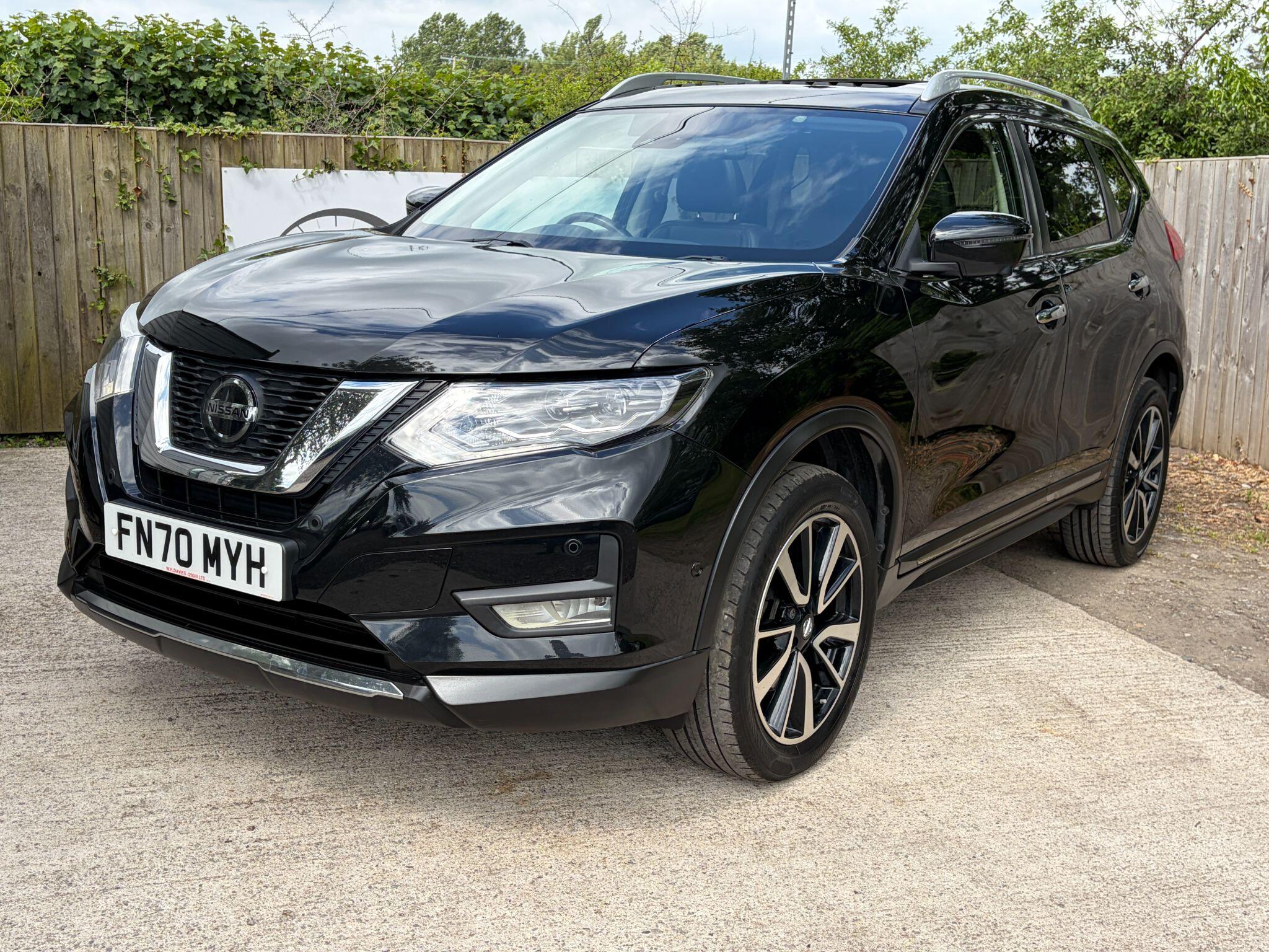 Nissan X-Trail view 3