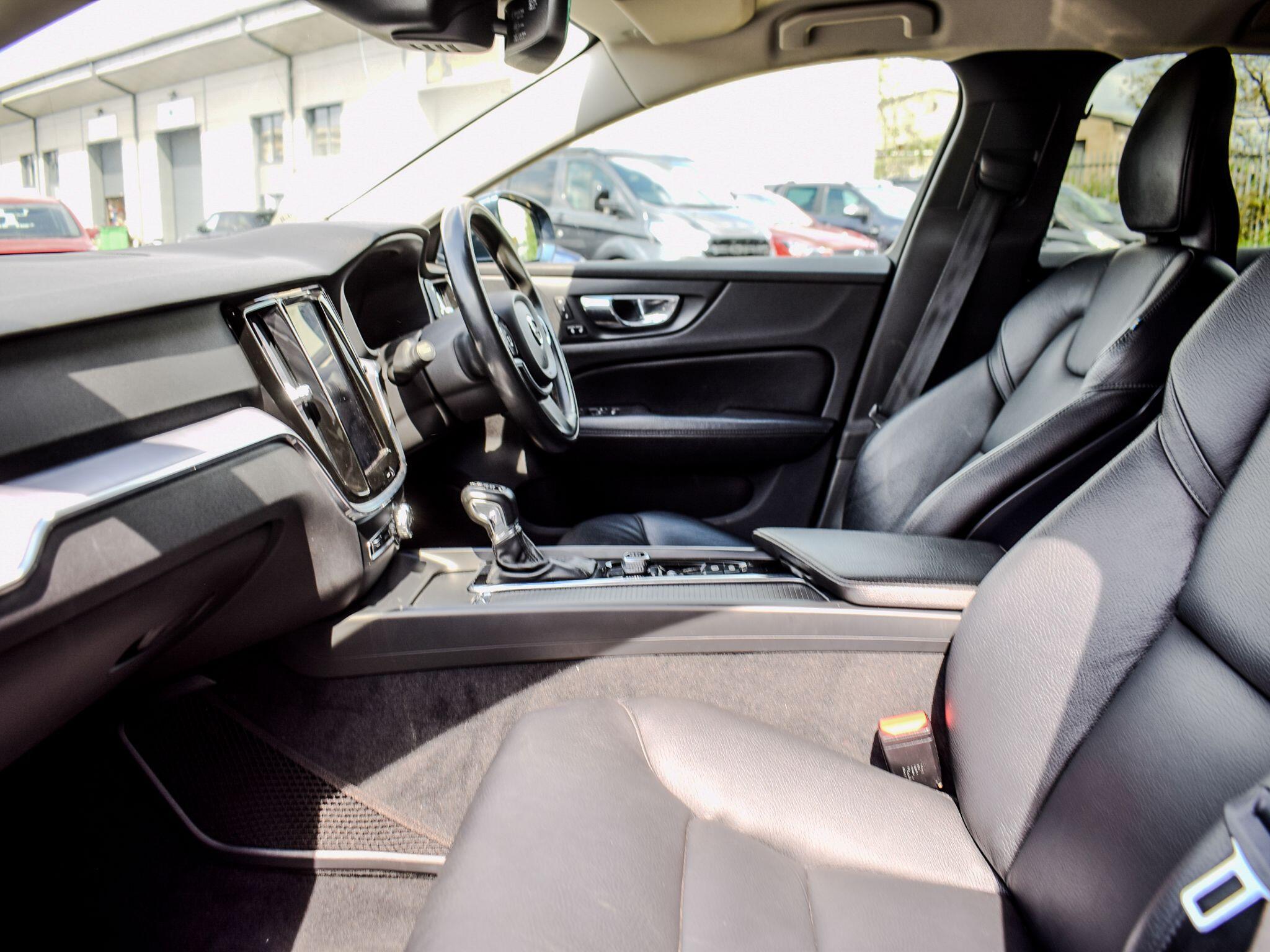 Volvo V60 view 14