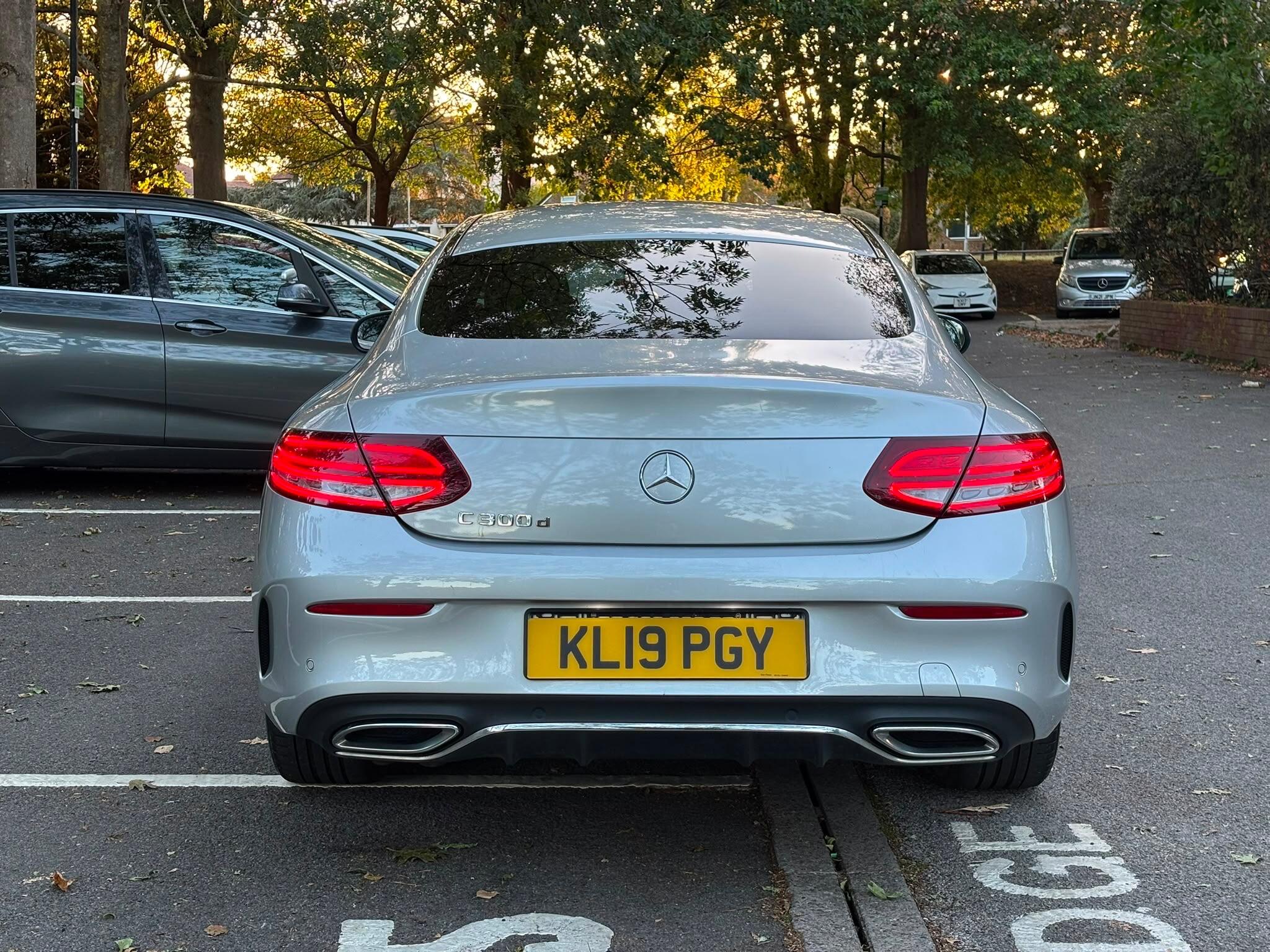 Mercedes-Benz C-Class view 5