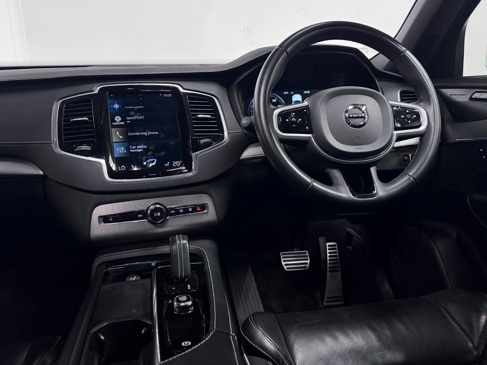 Volvo XC90 view 16