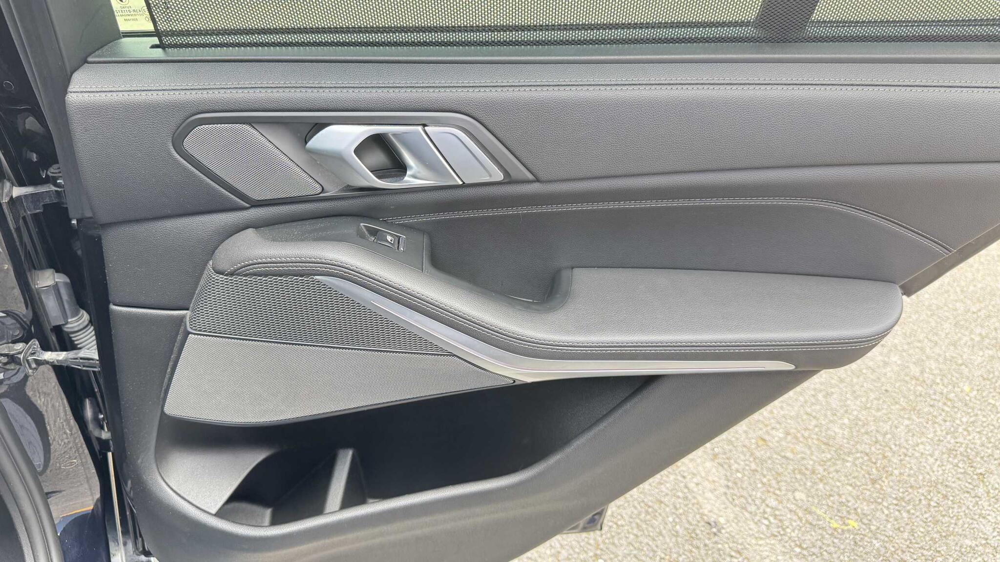 BMW X5 view 13