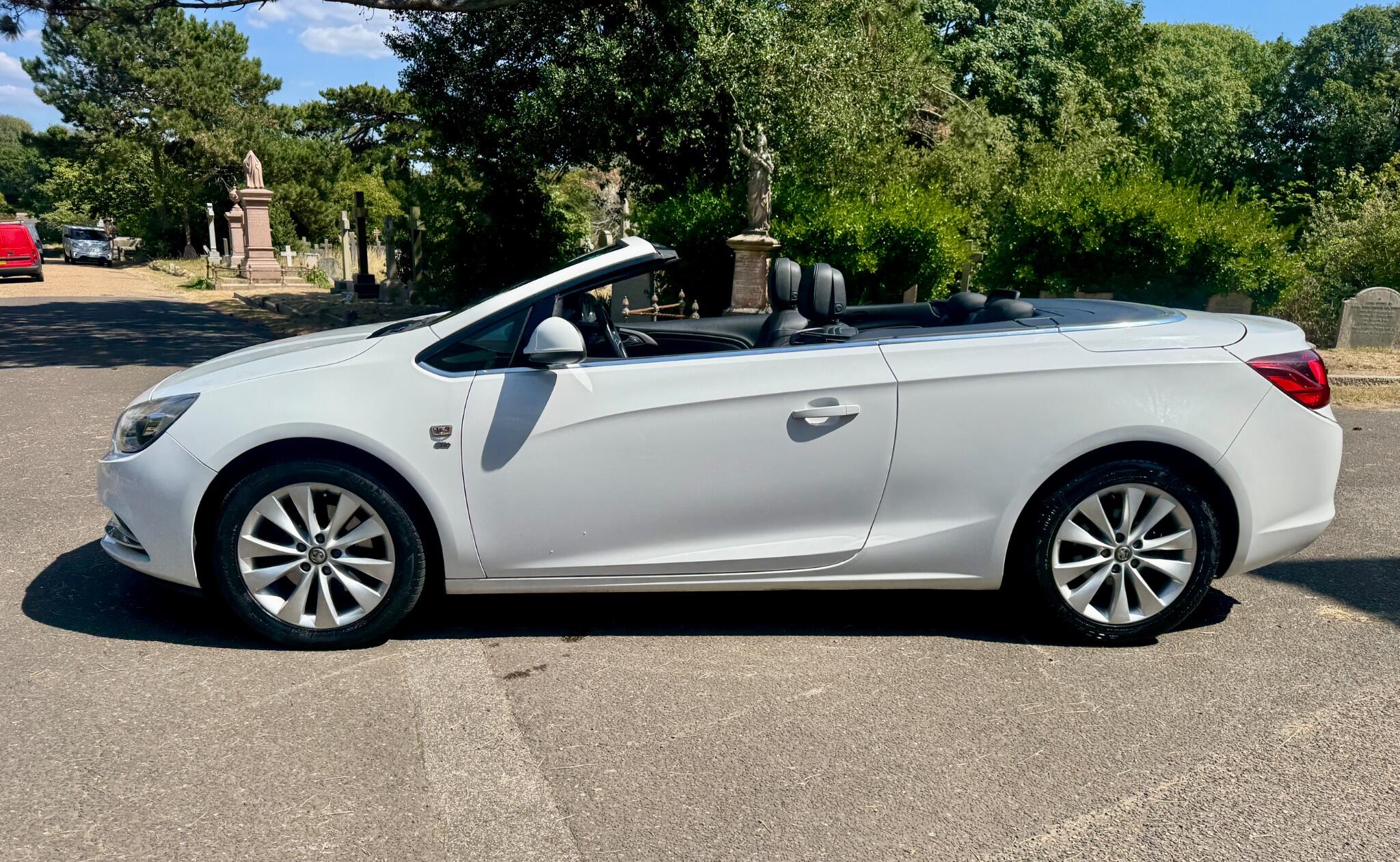Vauxhall Cascada view 17