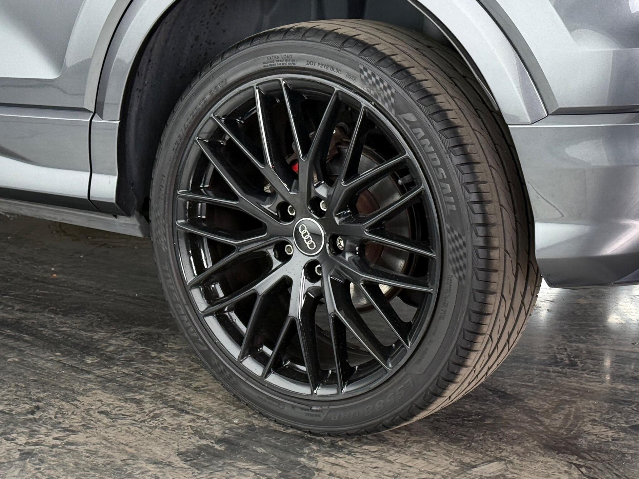 Audi Q2 view 11