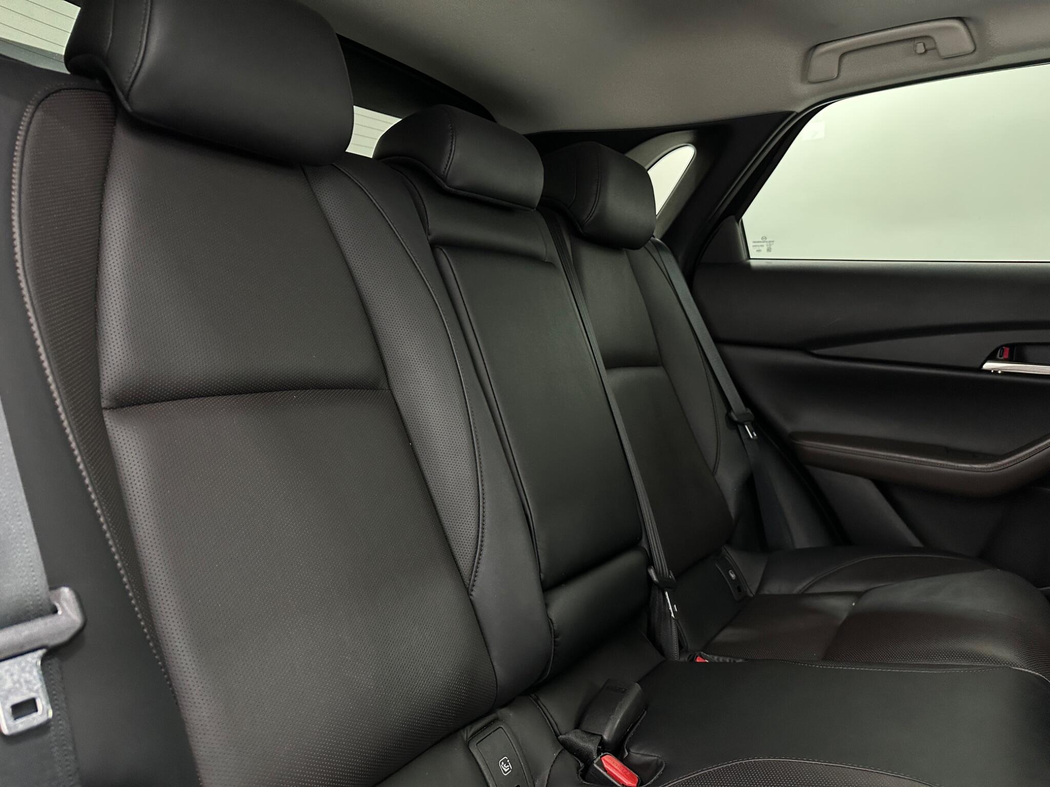 Mazda CX-30 view 40