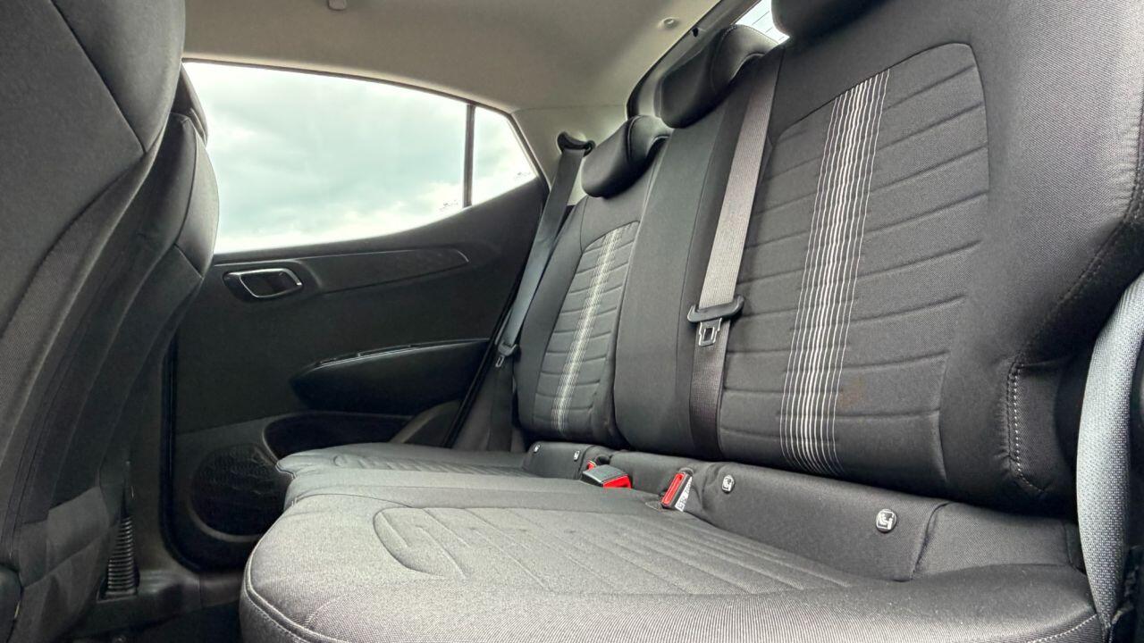 Hyundai i10 view 14