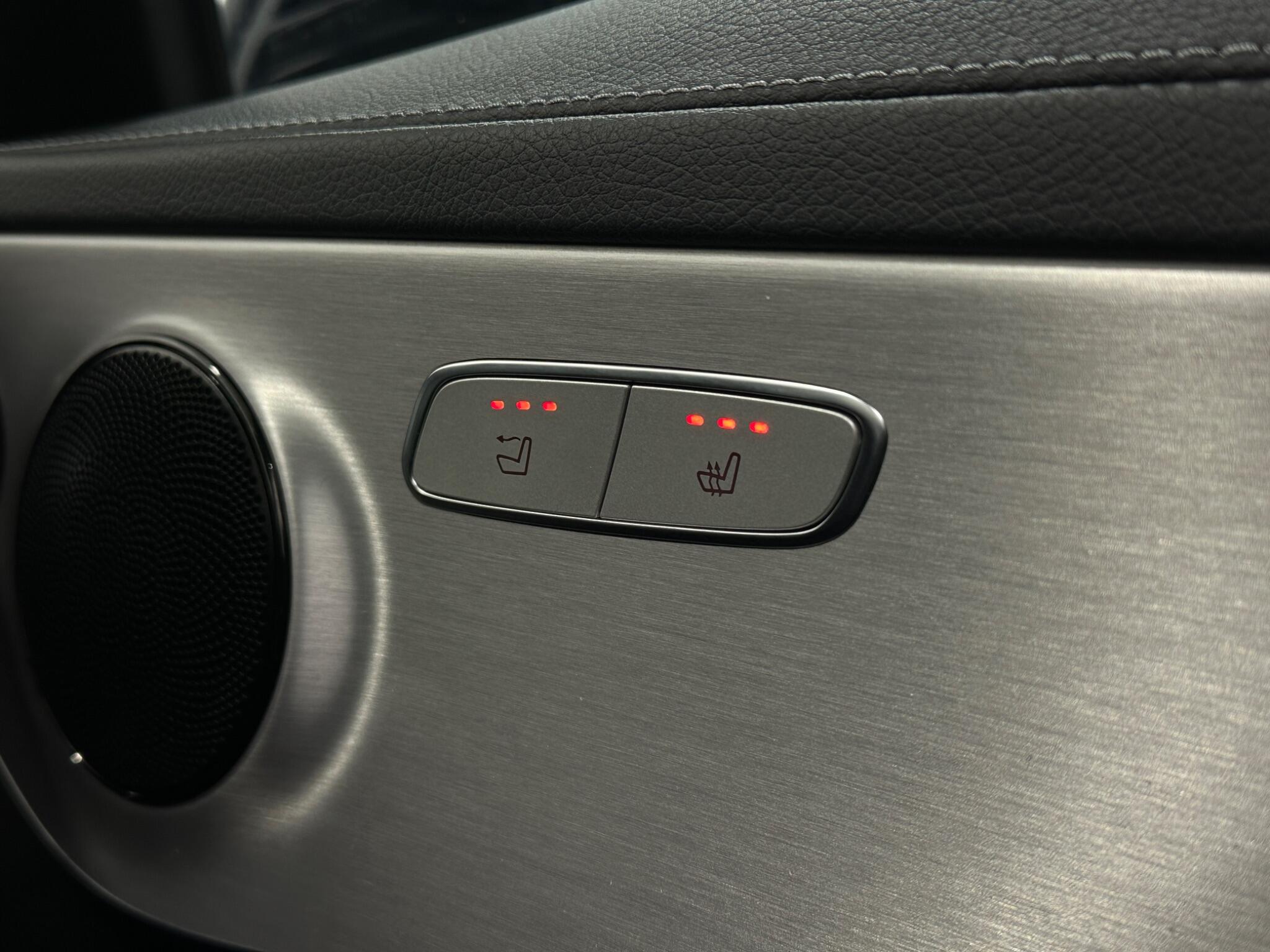 Mercedes-Benz C Class view 18